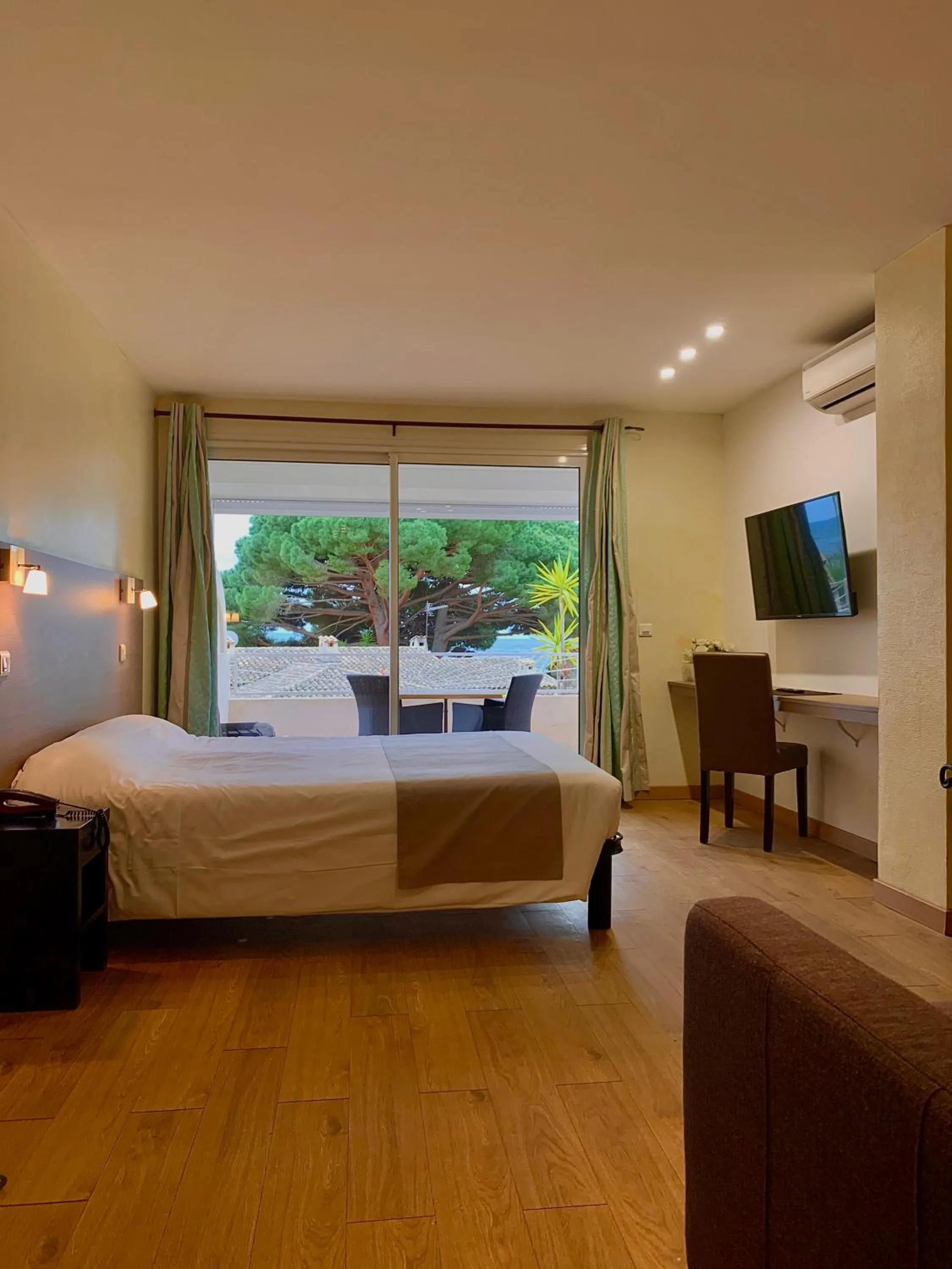 Photo of the whole room in Hôtel Beau Soleil