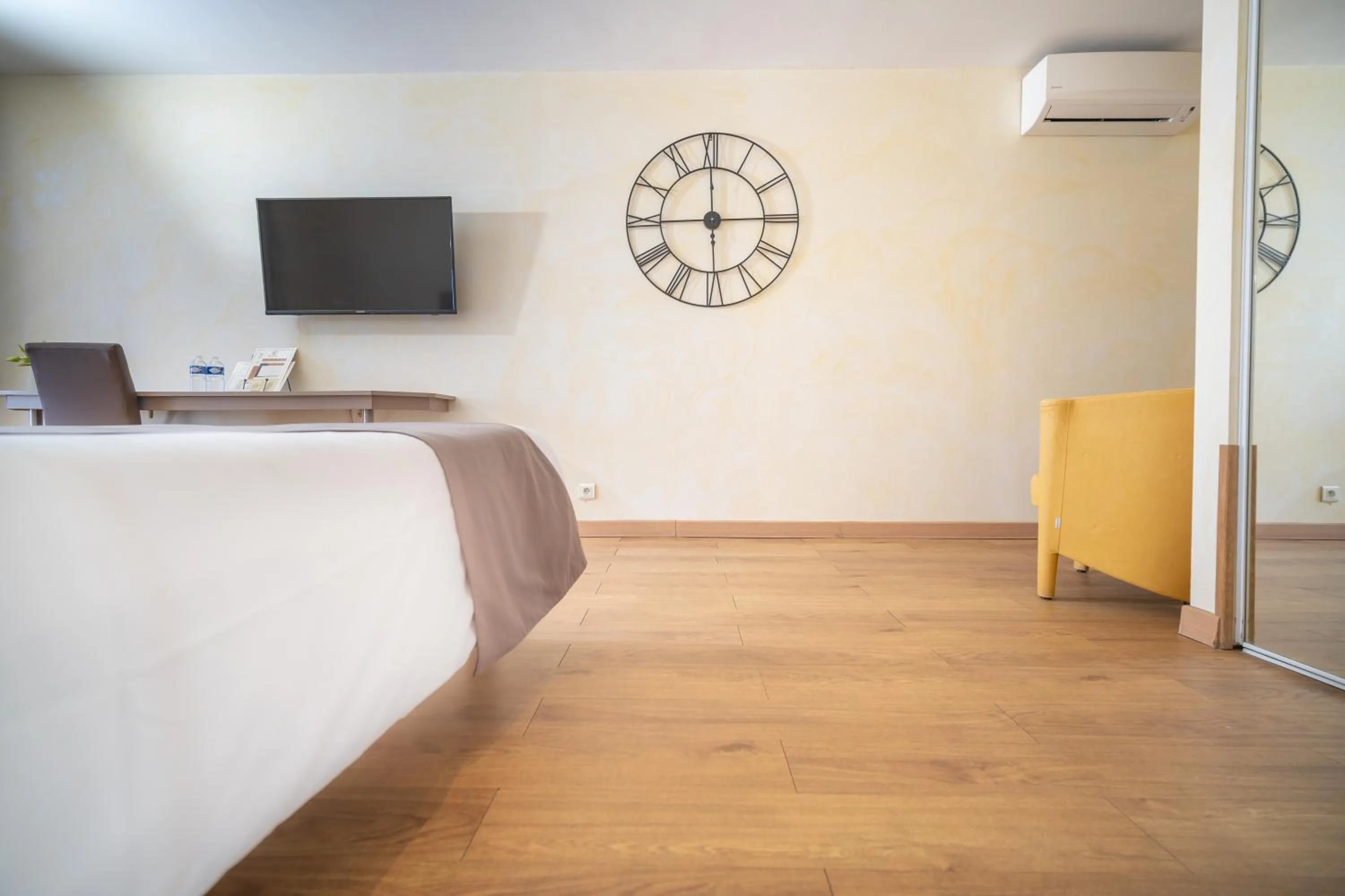 Photo of the whole room in Hôtel Beau Soleil