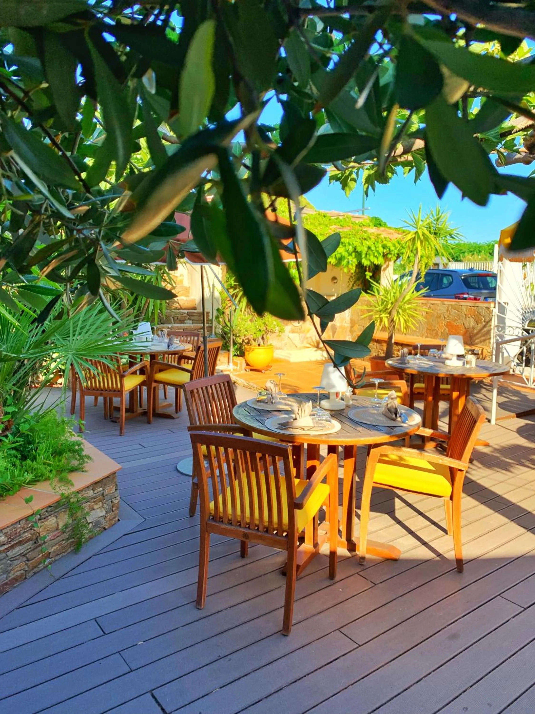 Patio in Hôtel Beau Soleil