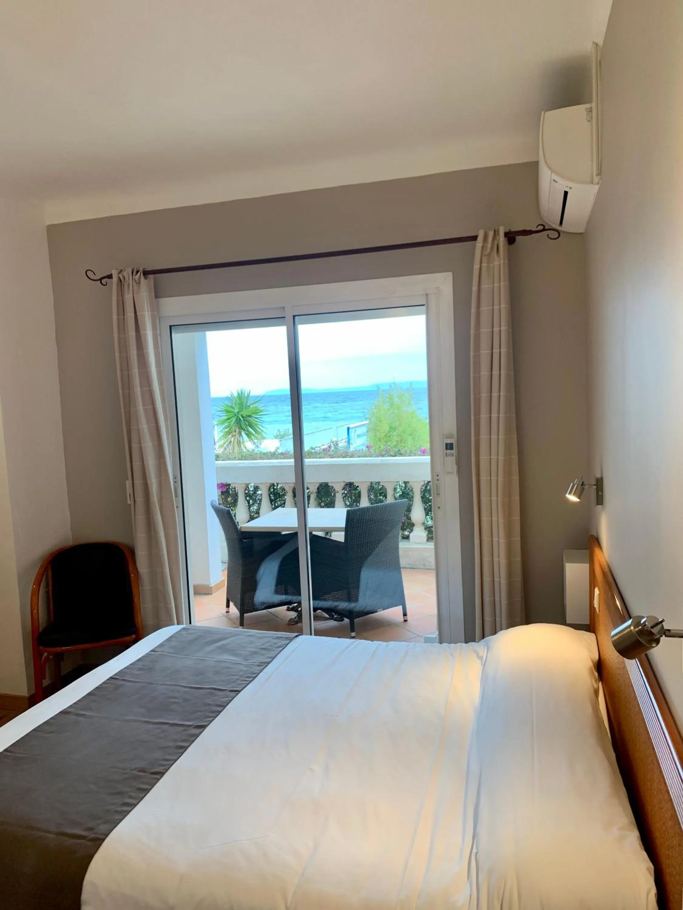 Photo of the whole room in Hôtel Beau Soleil