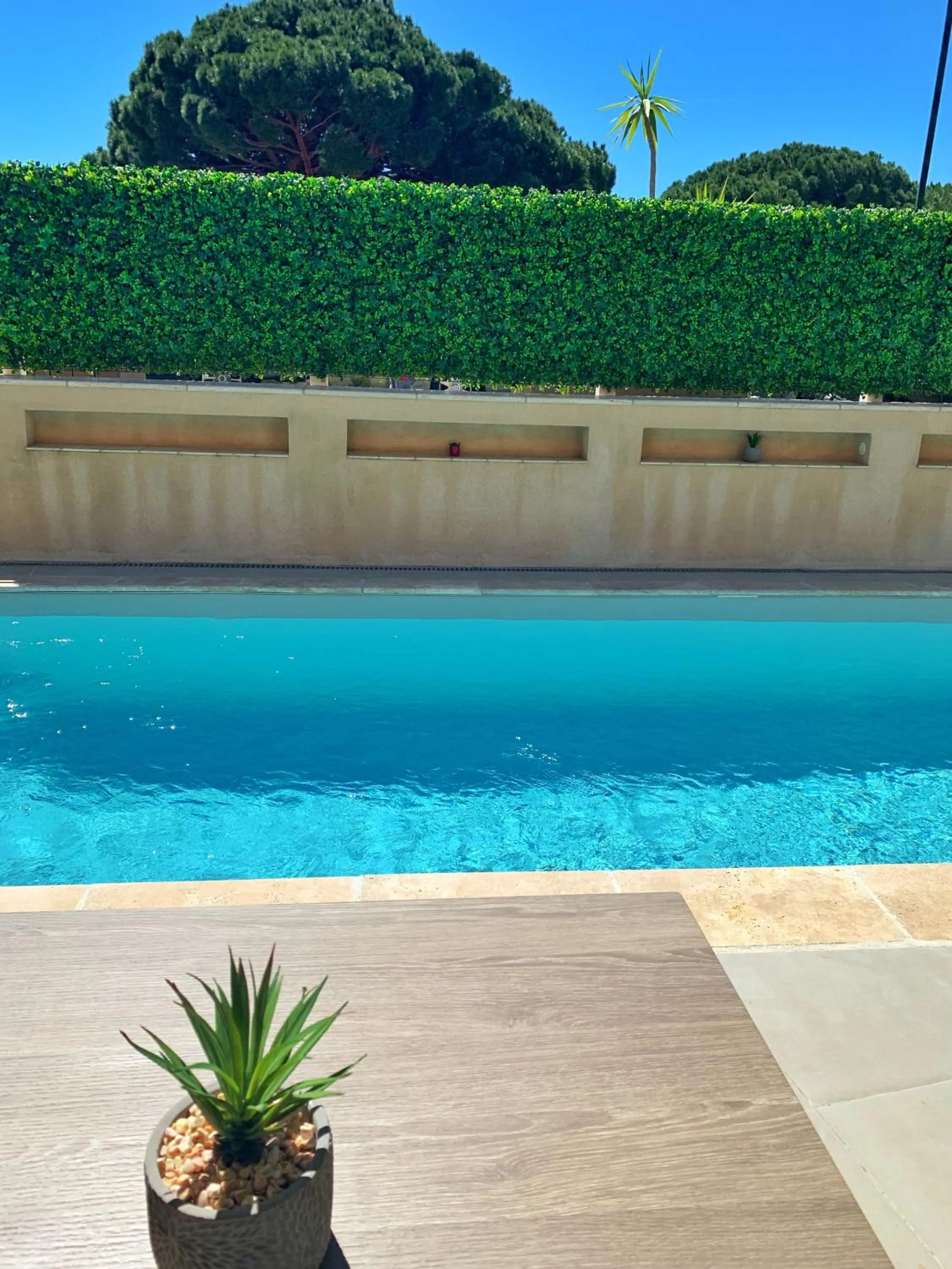 Swimming pool in Hôtel Beau Soleil