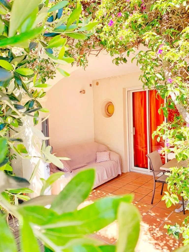 Garden in Hôtel Beau Soleil