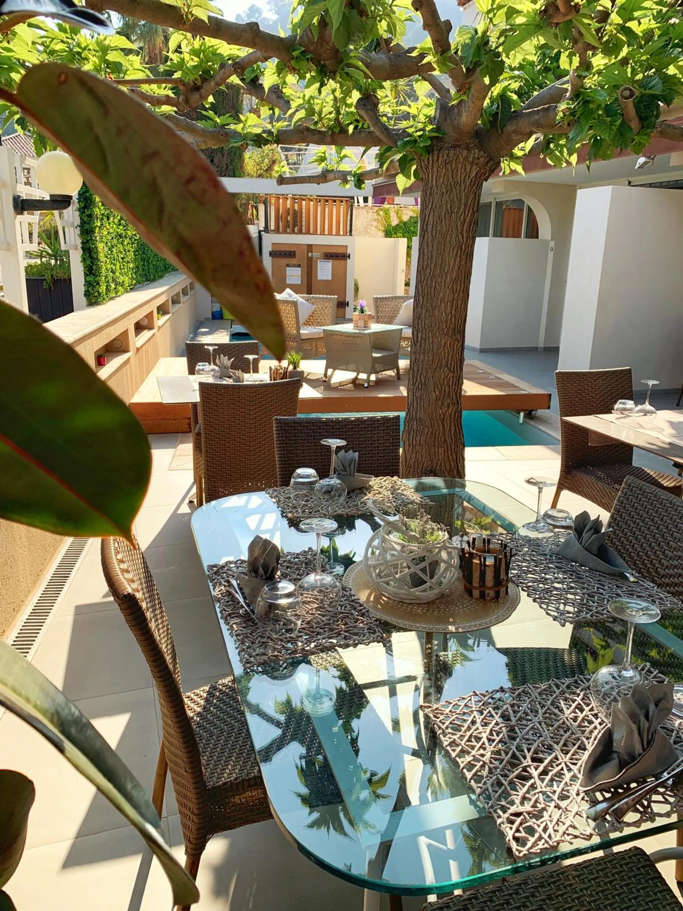 Patio in Hôtel Beau Soleil