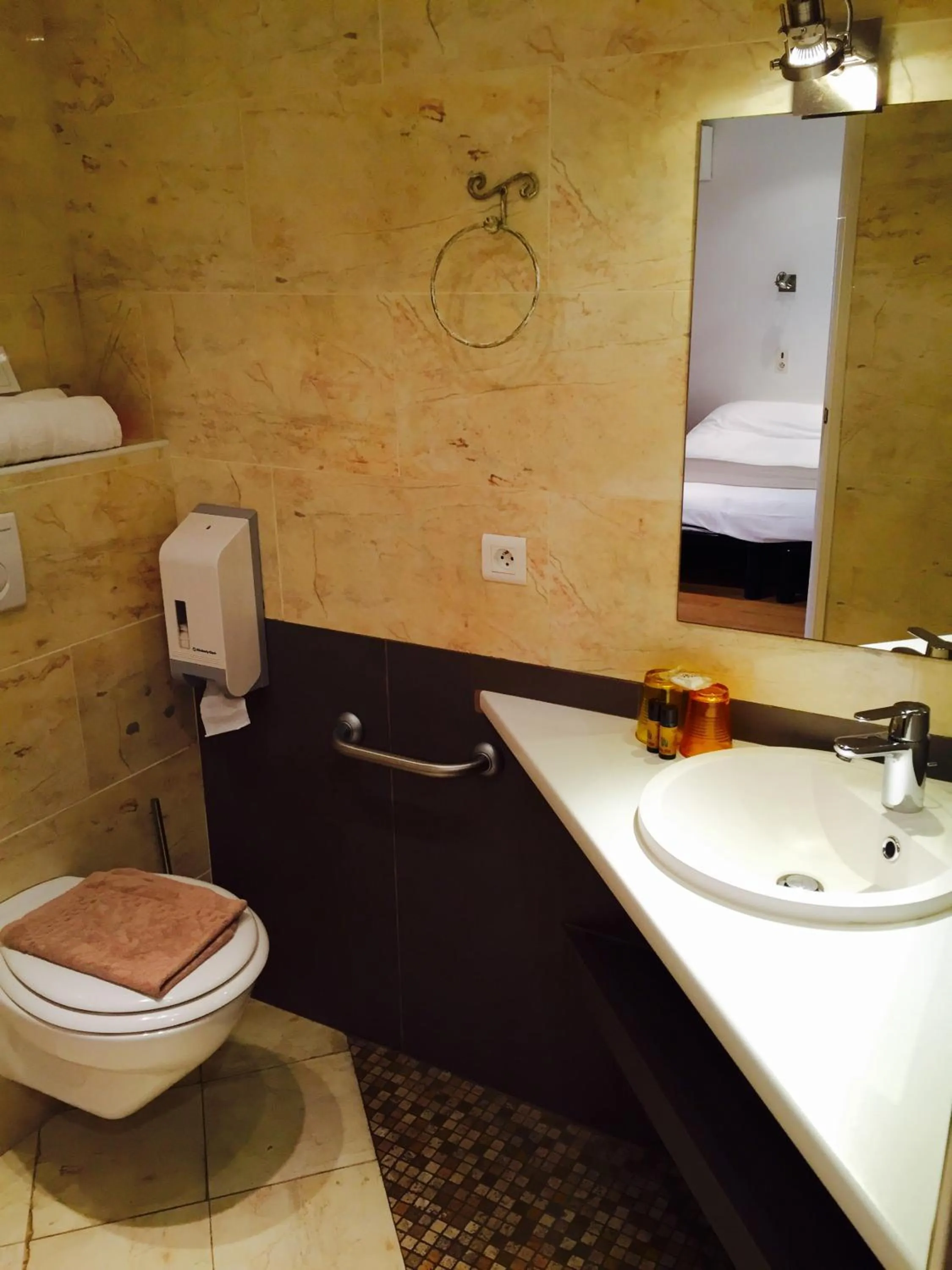 Bathroom in Hôtel Beau Soleil