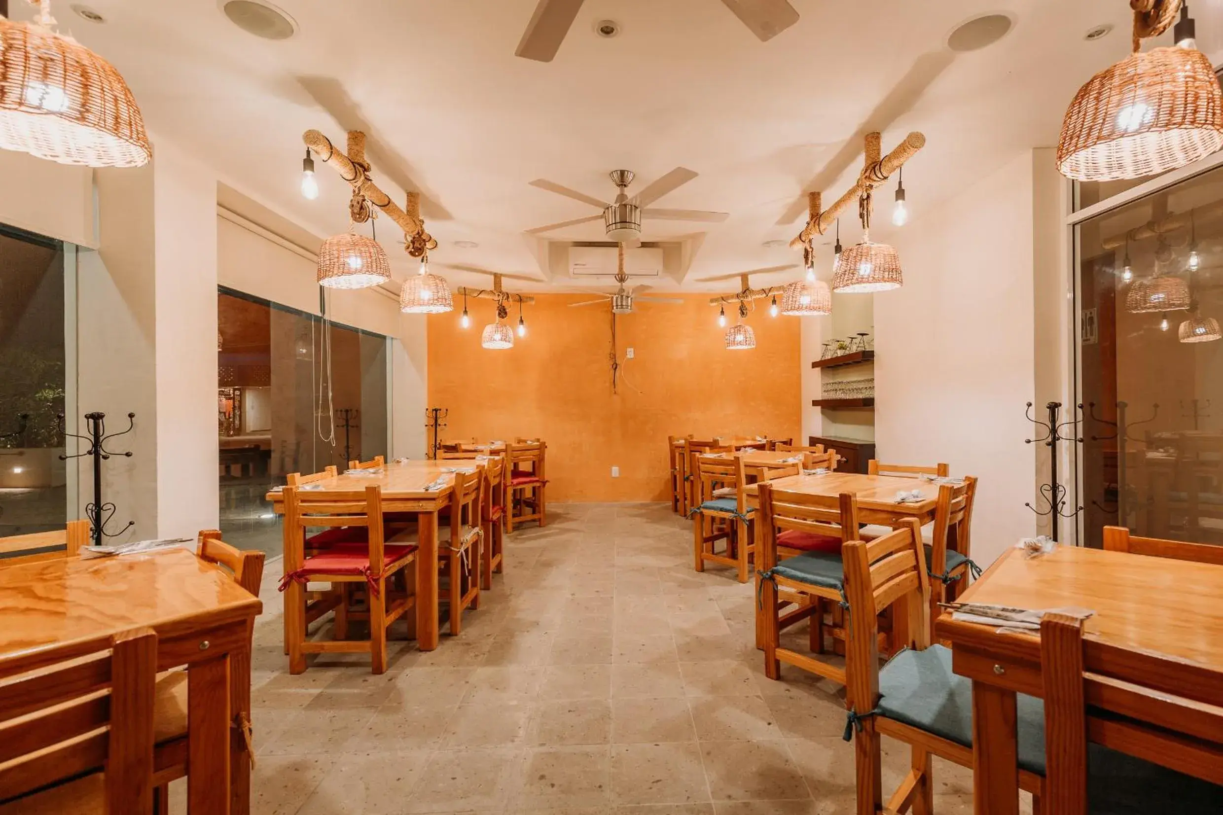 Restaurant/places to eat in Waye Valladolid Centro - Sustainable, Authentic Experiences & Pet Friendly Boutique Hotel Restaurant/places to eat in Waye Valladolid Centro - Sustainable, Authentic Experiences & Pet Friendly Boutique Hotel
