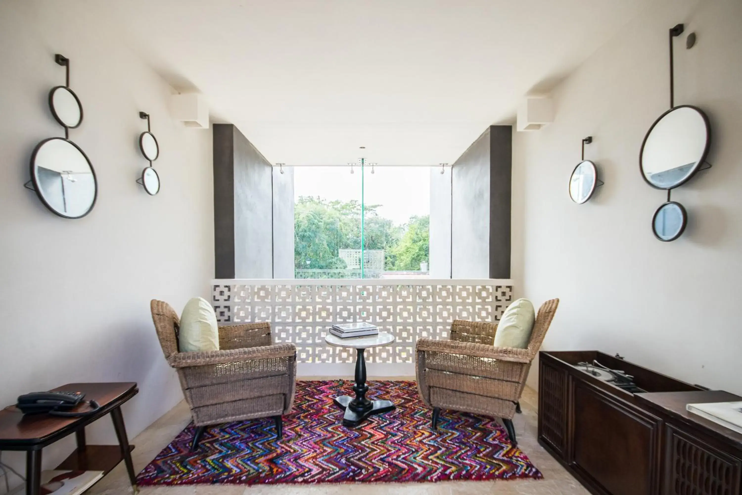 Living room in Waye Valladolid Centro - Sustainable, Authentic Experiences & Pet Friendly Boutique Hotel Living room in Waye Valladolid Centro - Sustainable, Authentic Experiences & Pet Friendly Boutique Hotel