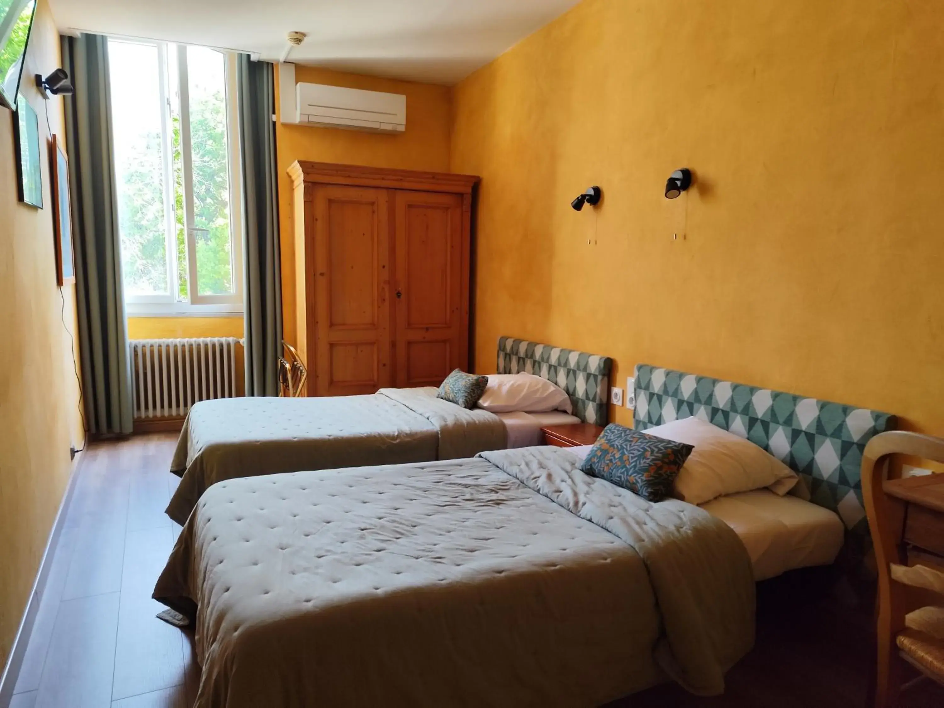 Standard Twin Room in Hôtel Saint Jean Standard Twin Room in Hôtel Saint Jean