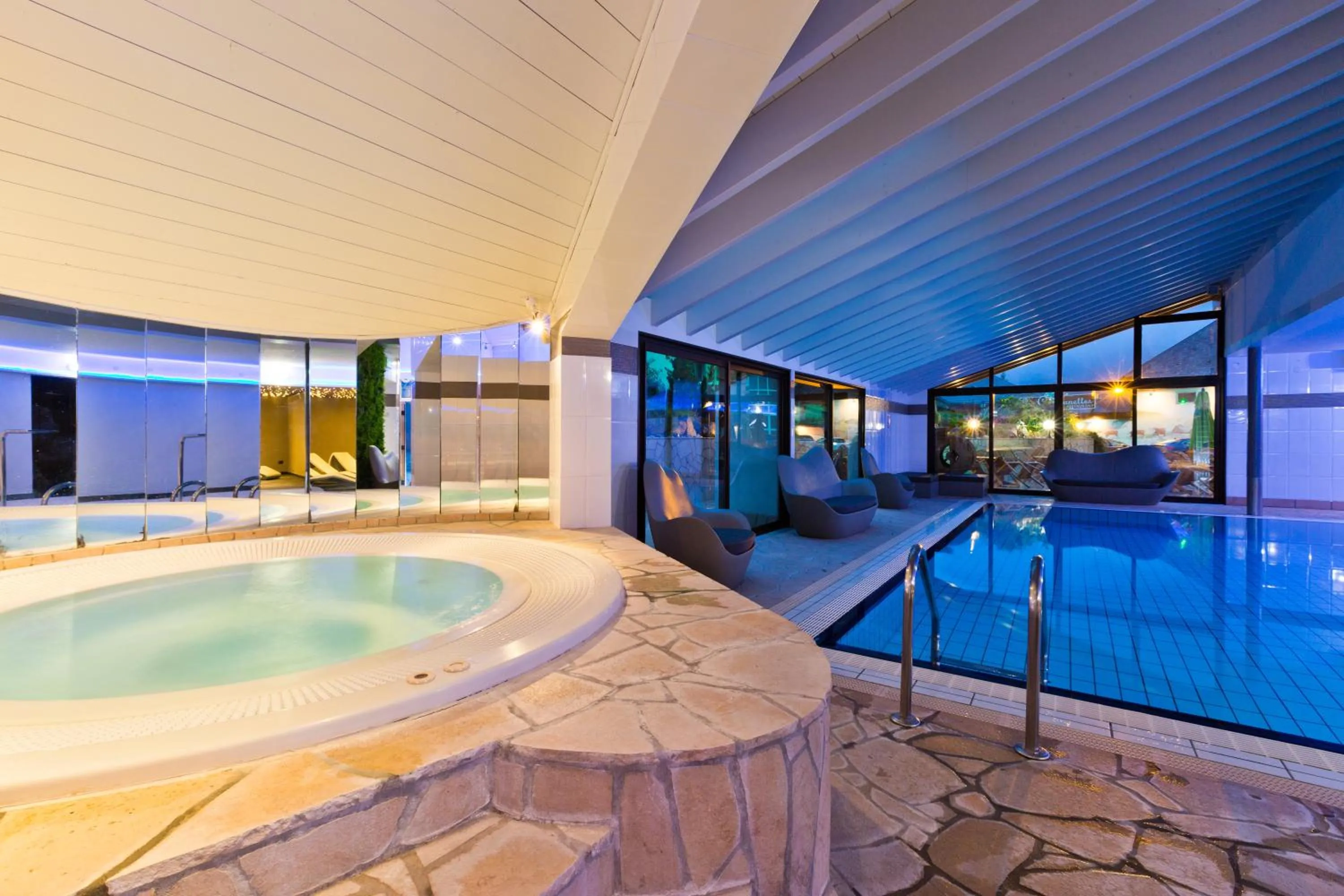 Hot Tub in Les Gentianettes Hotel & Spa