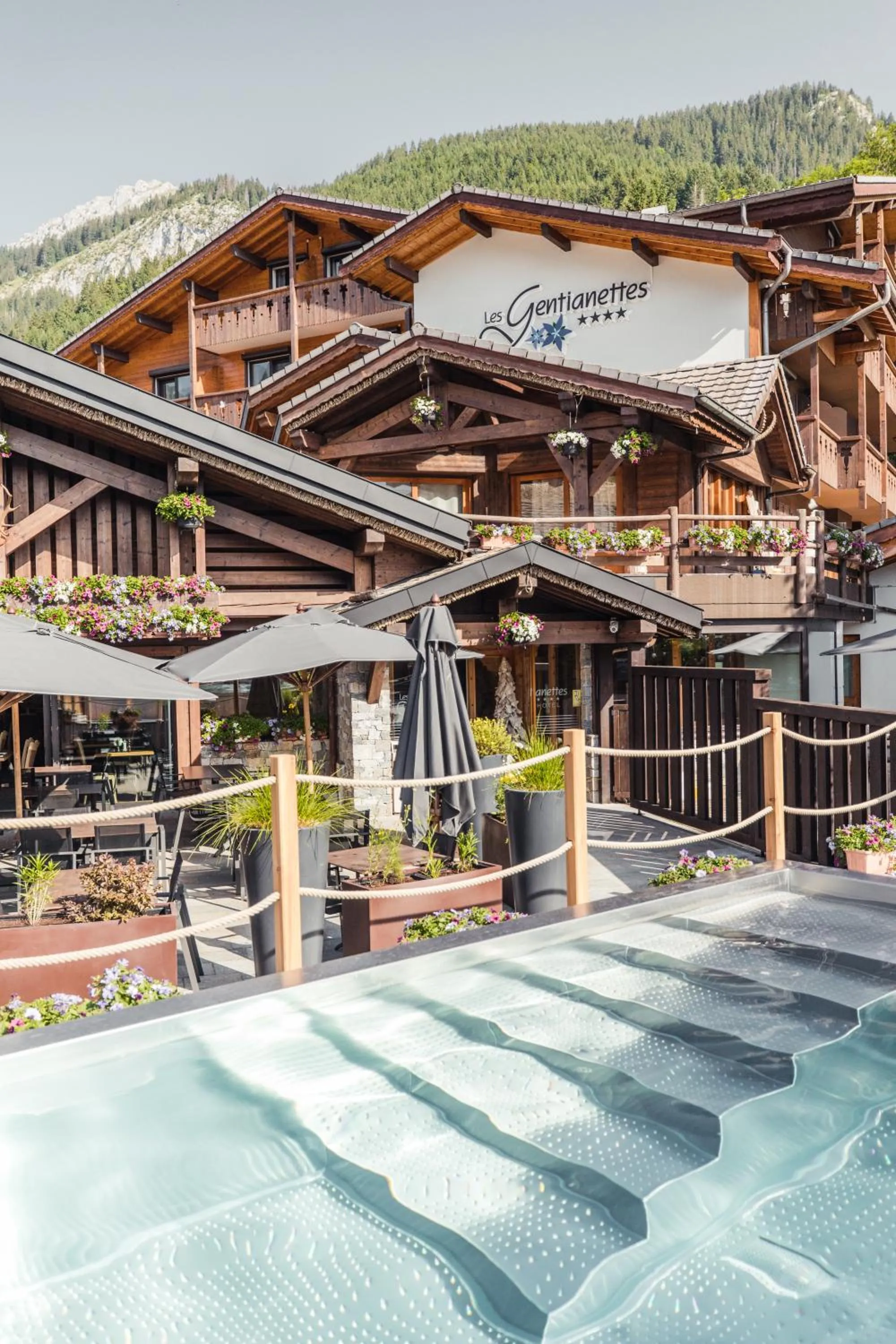 Patio in Les Gentianettes Hotel & Spa