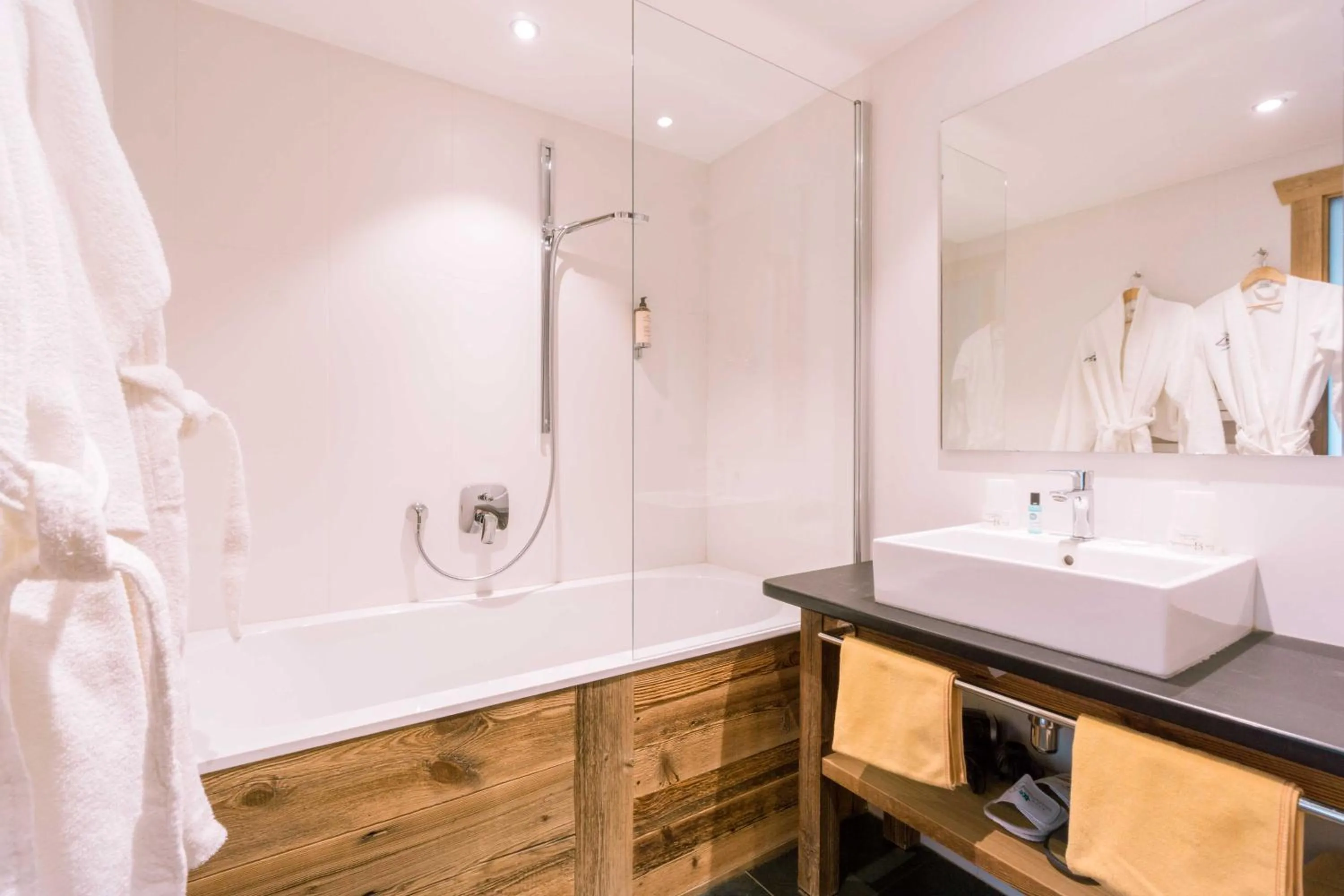 Bath in Les Gentianettes Hotel & Spa