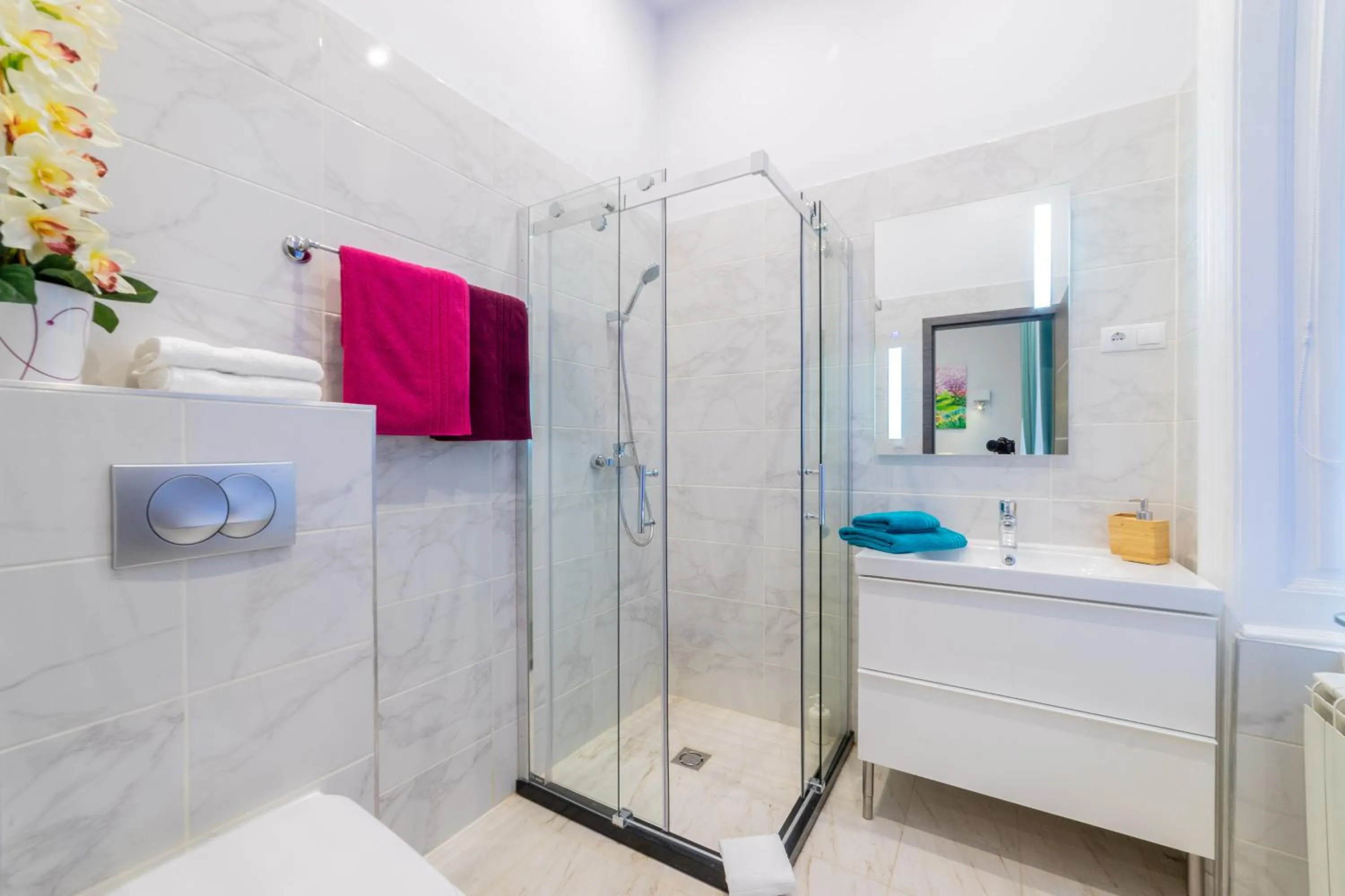 Shower in Global Suites Budapest