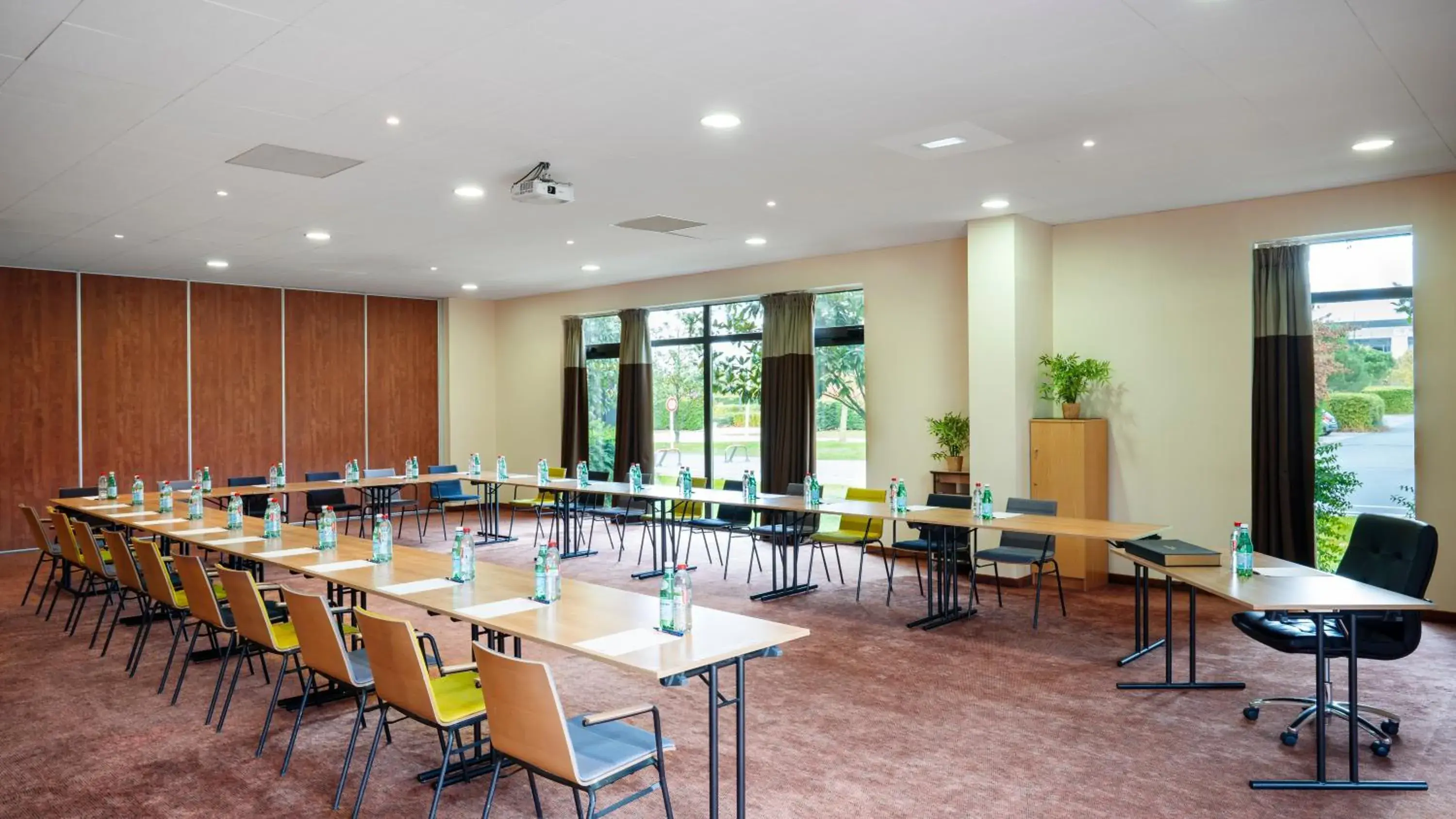 Property building in Residhome Suites Paris Sénart Property building in Residhome Suites Paris Sénart