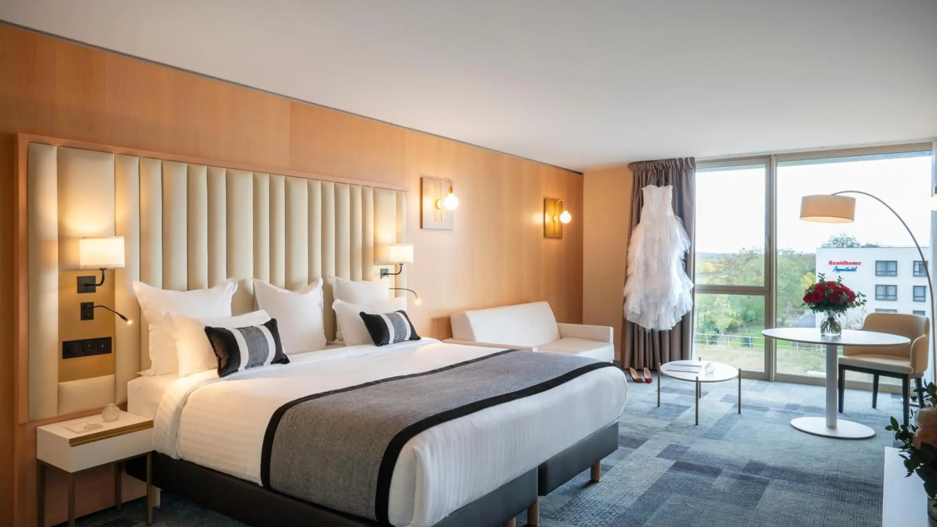 Property building, Bed in Residhome Suites Paris Sénart Property building, Bed in Residhome Suites Paris Sénart