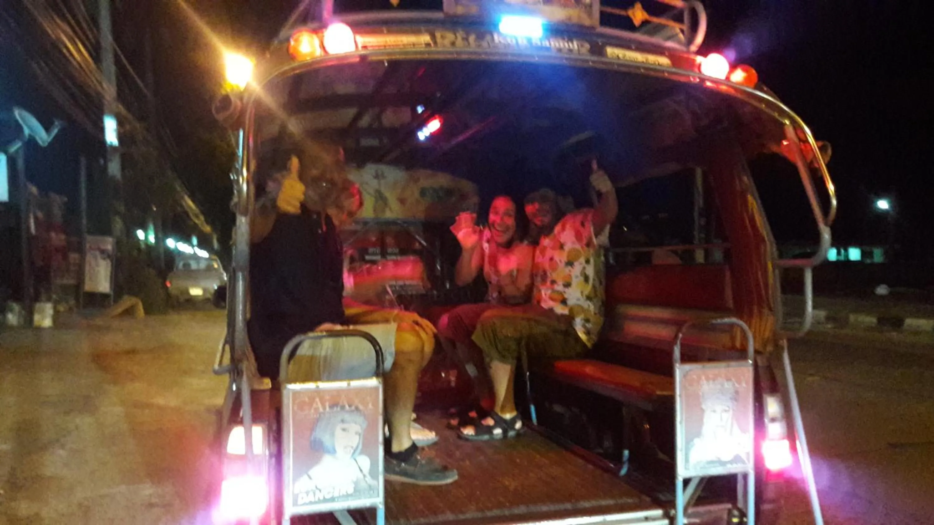 Evening entertainment in Kanlaya Park