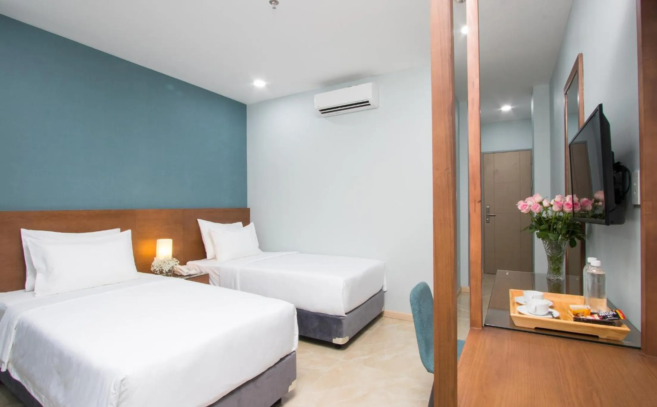 Photo of the whole room, Bed in PIANO HOTEL