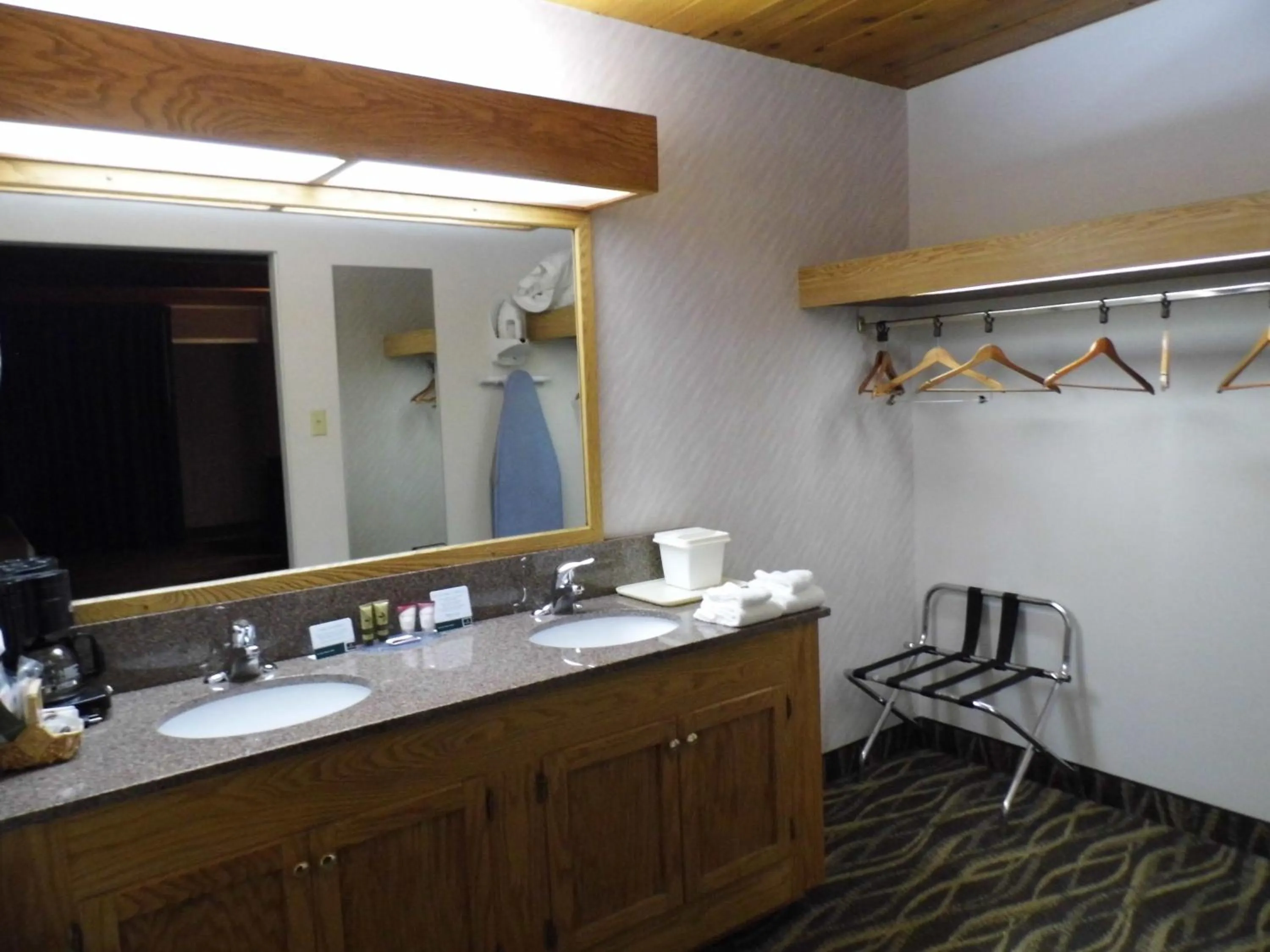 Bathroom in America's Best Value Inn Sandpoint