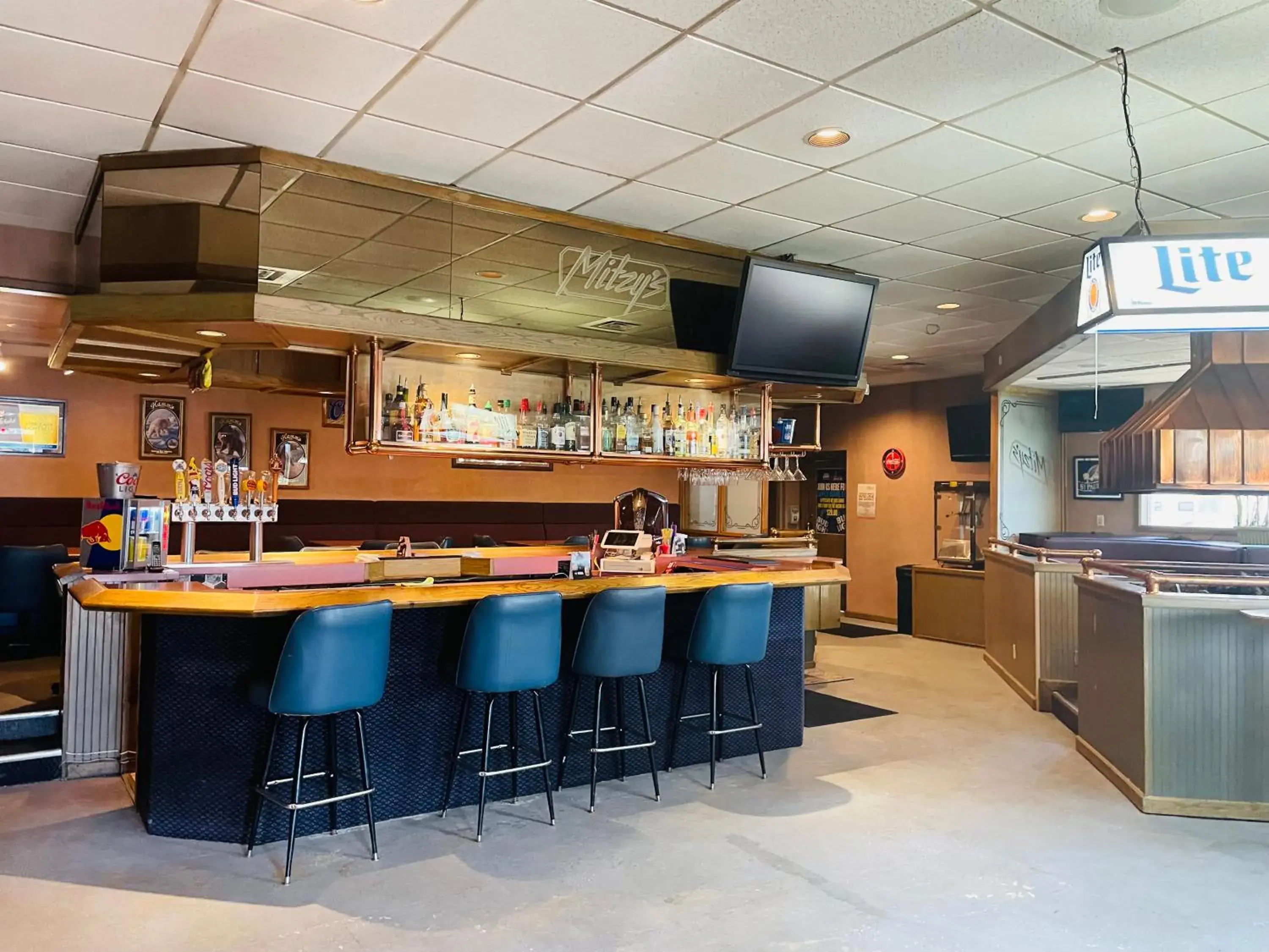 Lounge or bar in America's Best Value Inn Sandpoint Lounge or bar in America's Best Value Inn Sandpoint