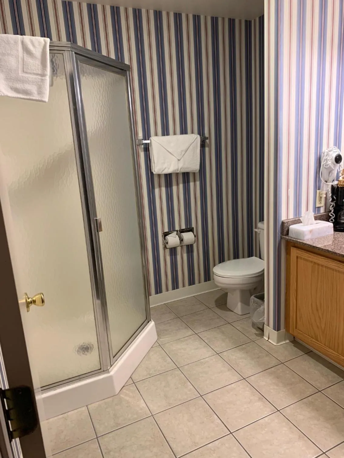 Bathroom in America's Best Value Inn Sandpoint