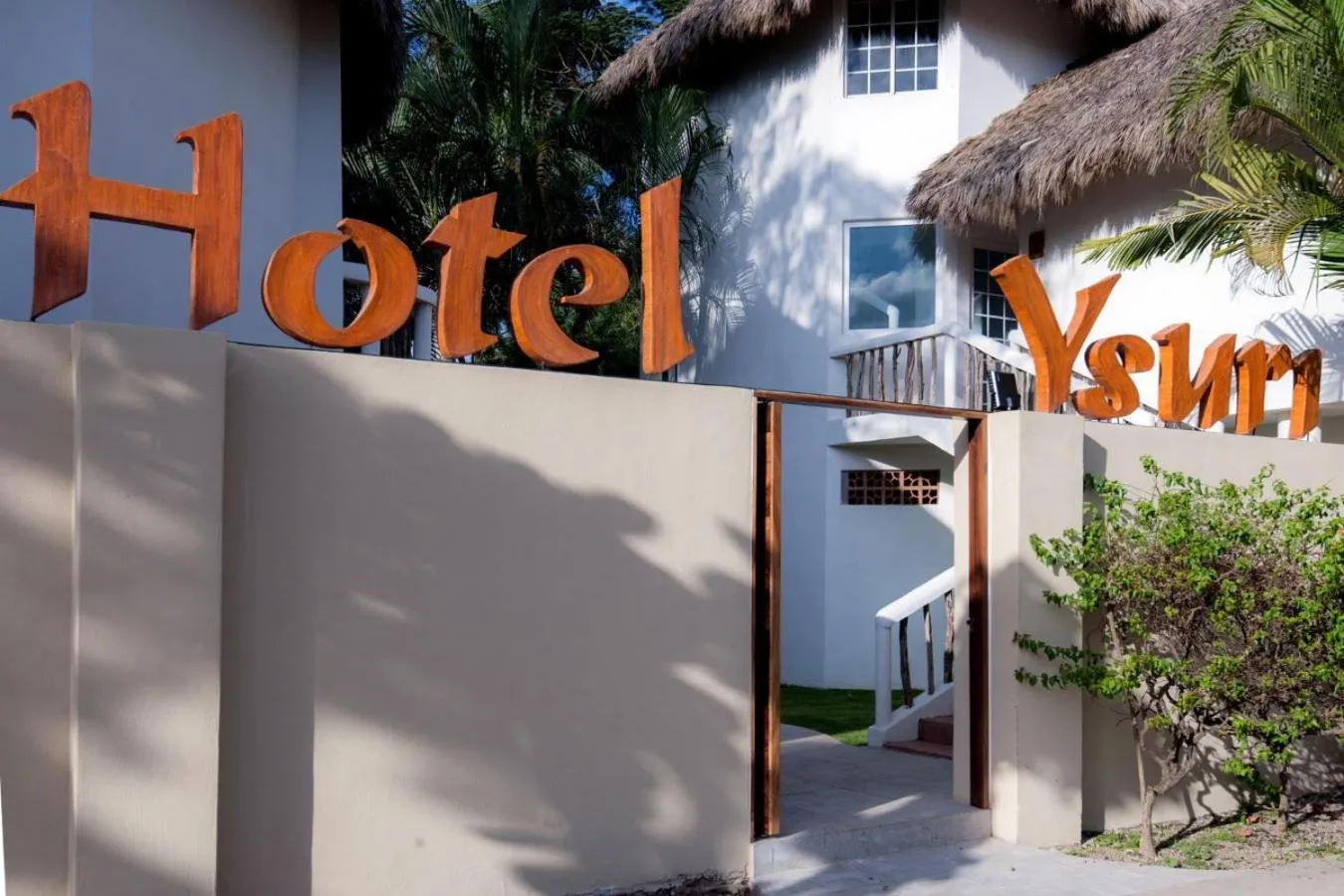 Property building in Hotel Ysuri San Pancho
