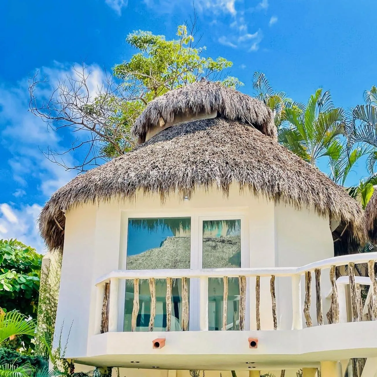 Property building in Hotel Ysuri San Pancho