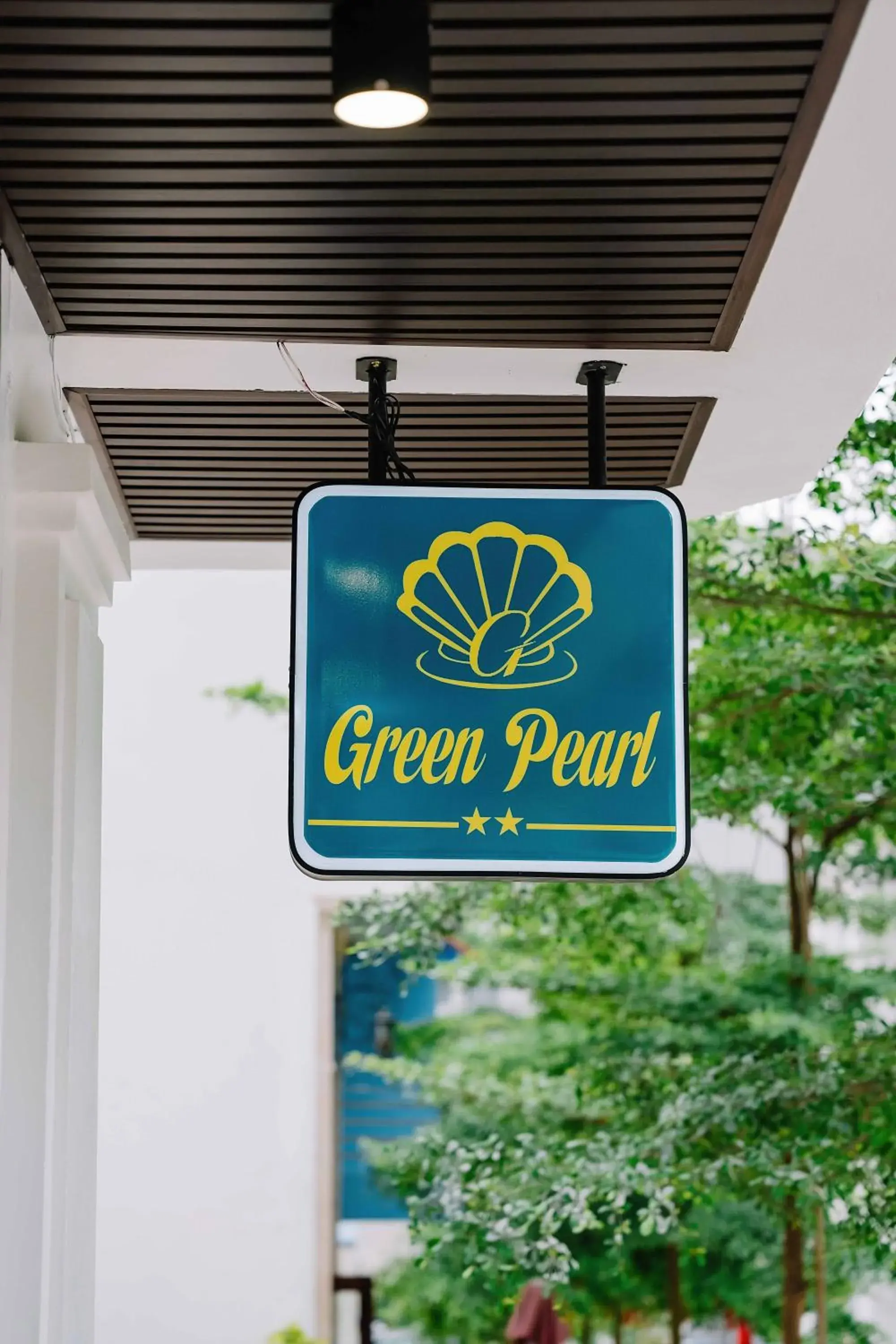 Property building in Cat Ba Green Pearl Hotel Property building in Cat Ba Green Pearl Hotel