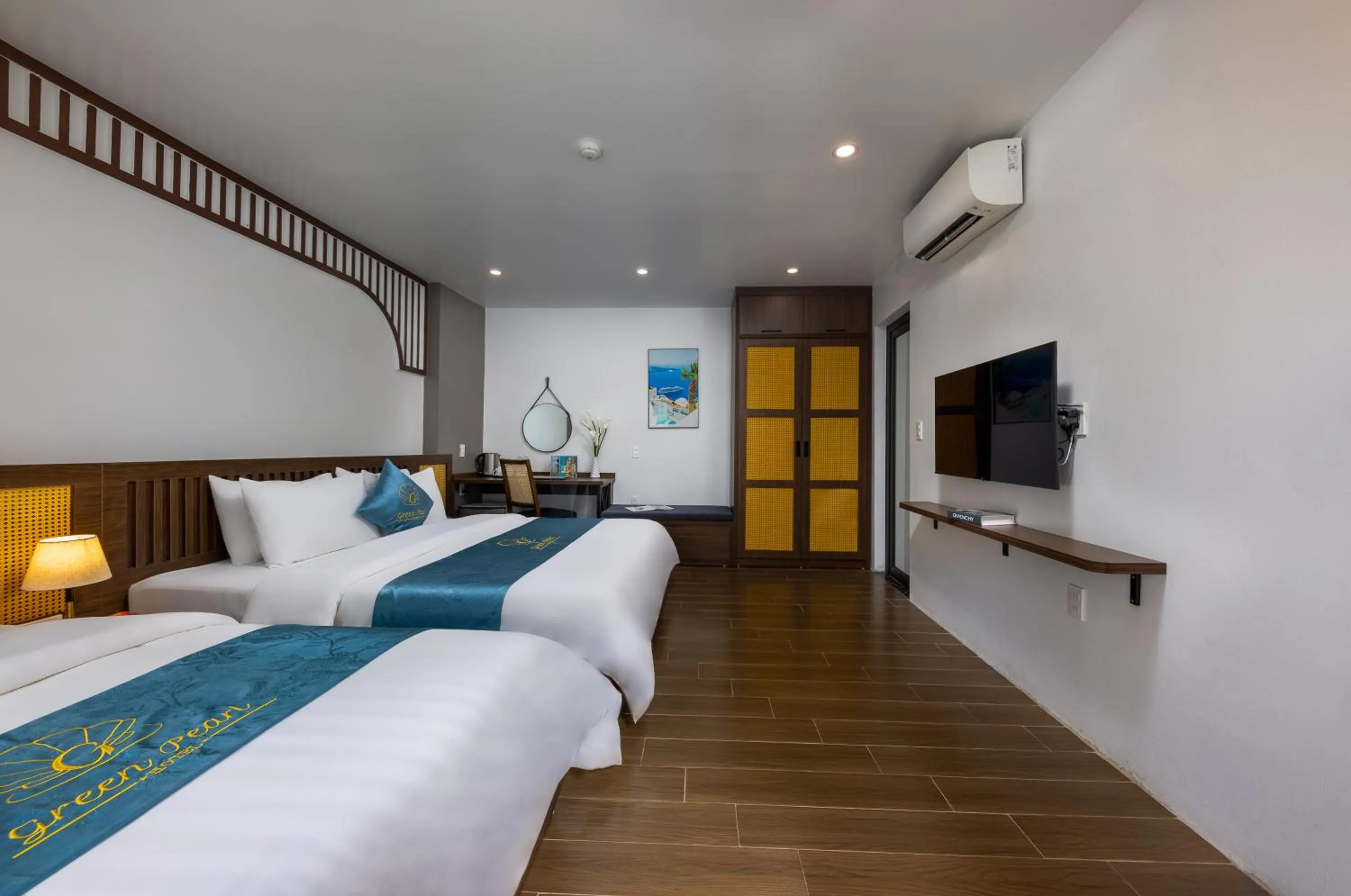 Bed in Cat Ba Green Pearl Hotel