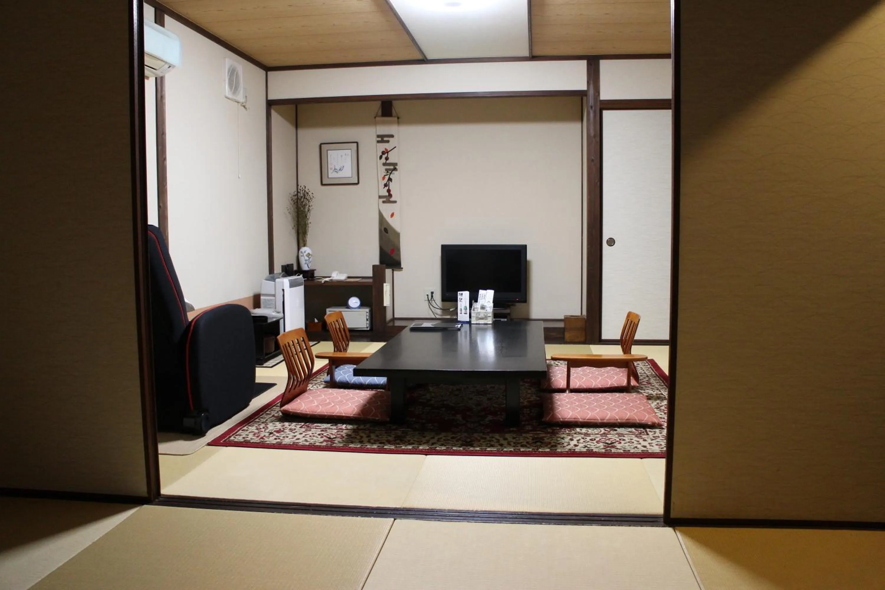 Photo of the whole room in Yufuin-Sanso Waremokou