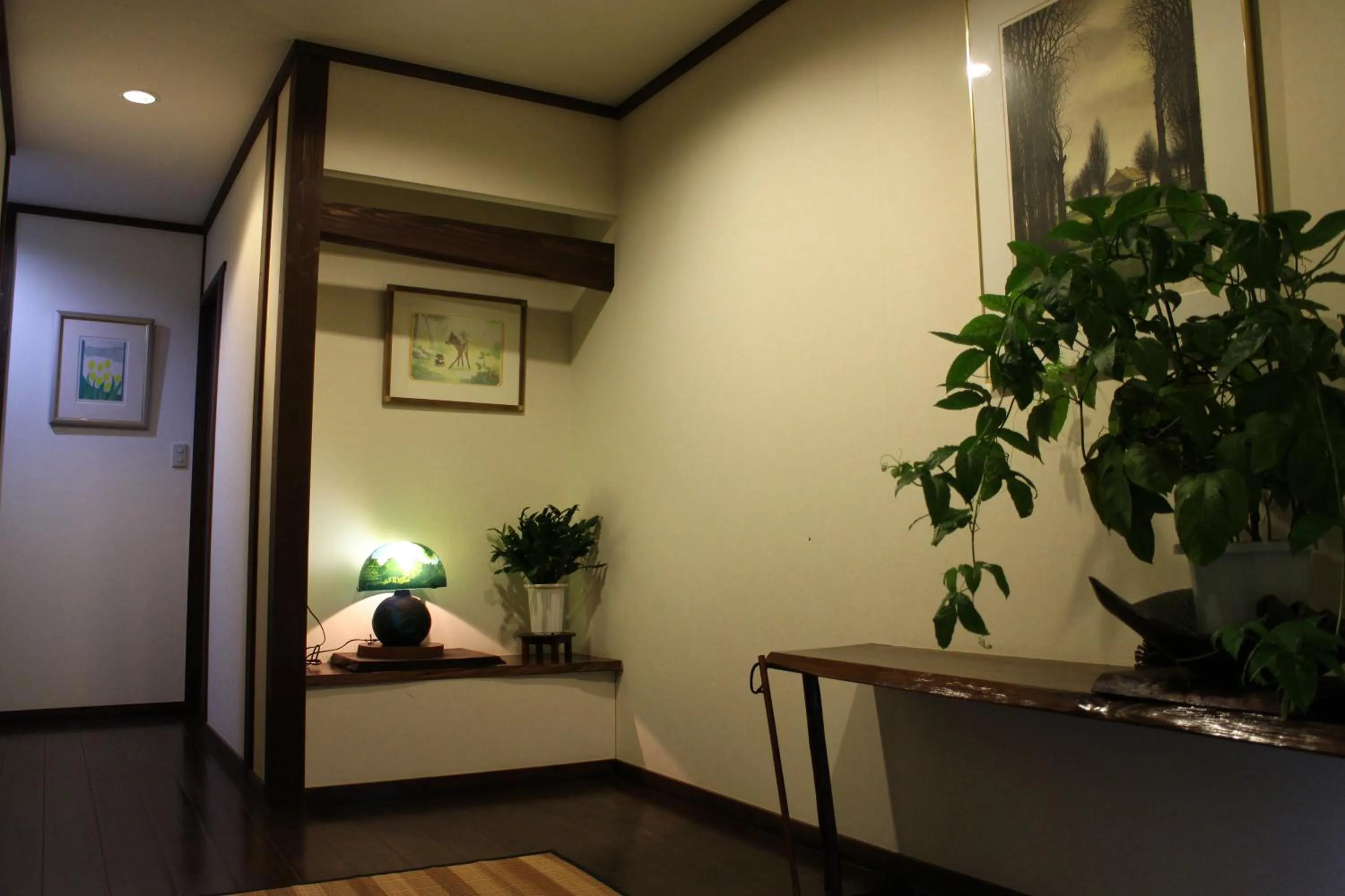 Decorative detail in Yufuin-Sanso Waremokou