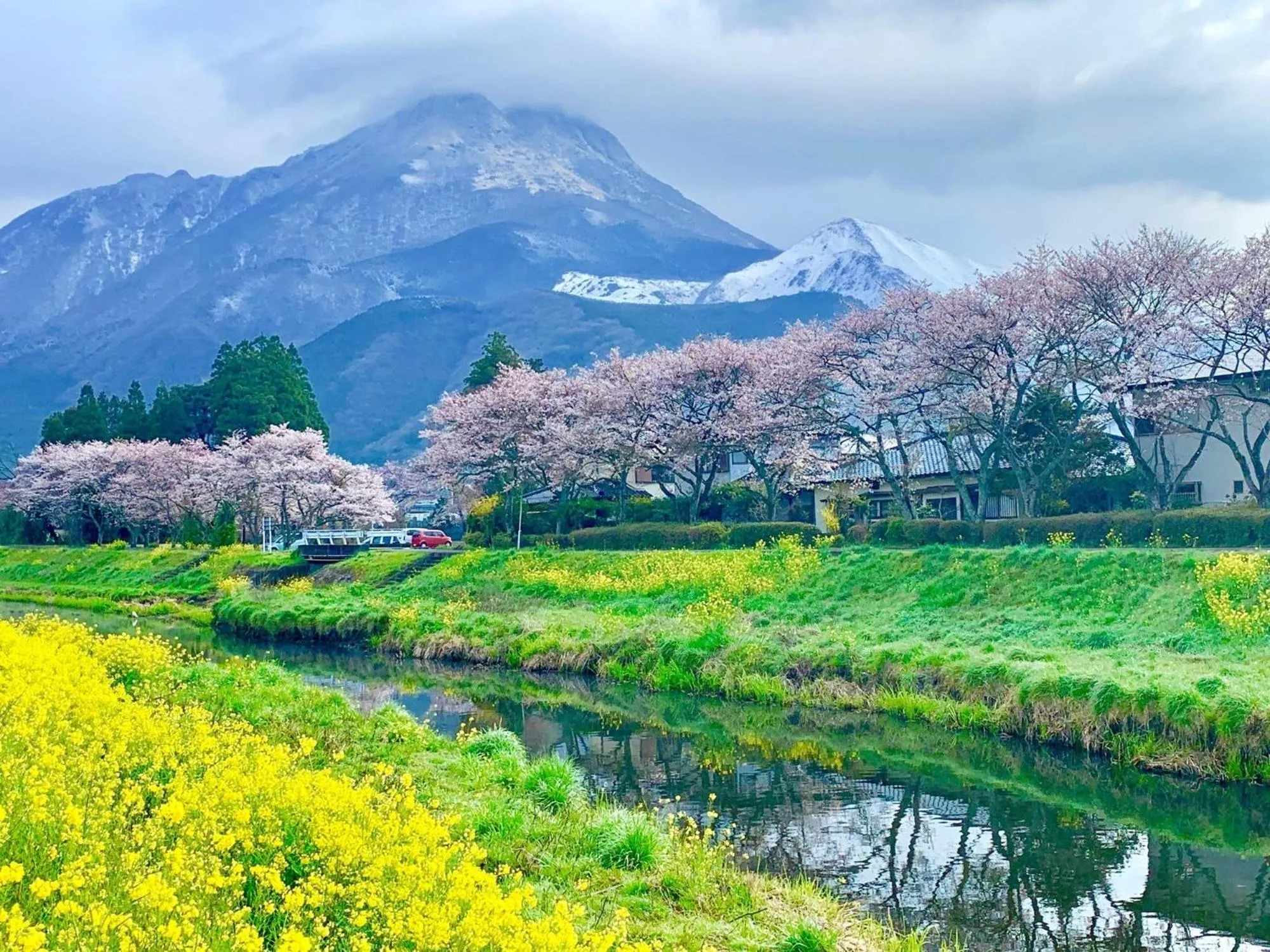Natural landscape in Yufuin-Sanso Waremokou