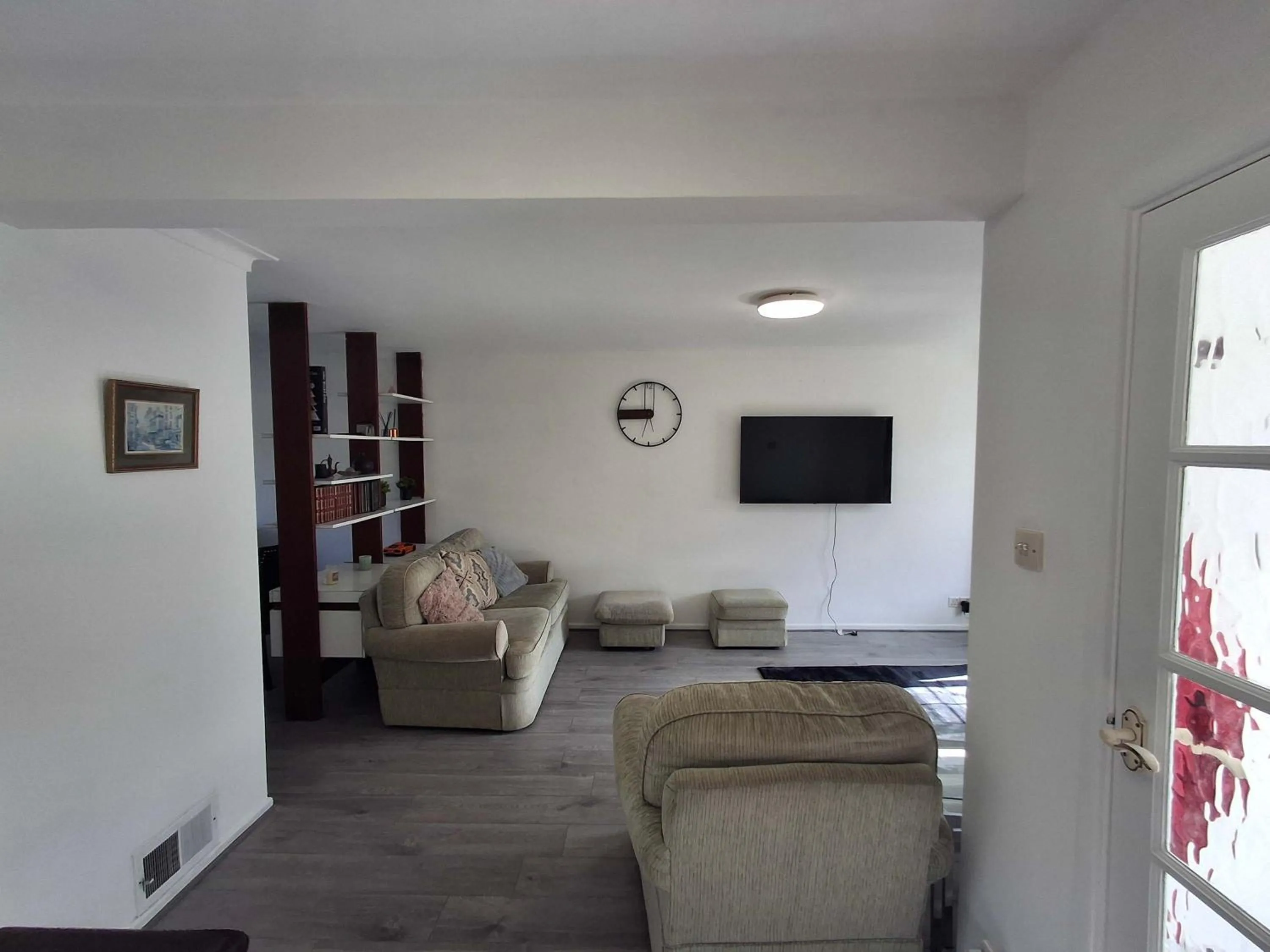 Nicely decorated 3 bedroom house near Heathrow, London