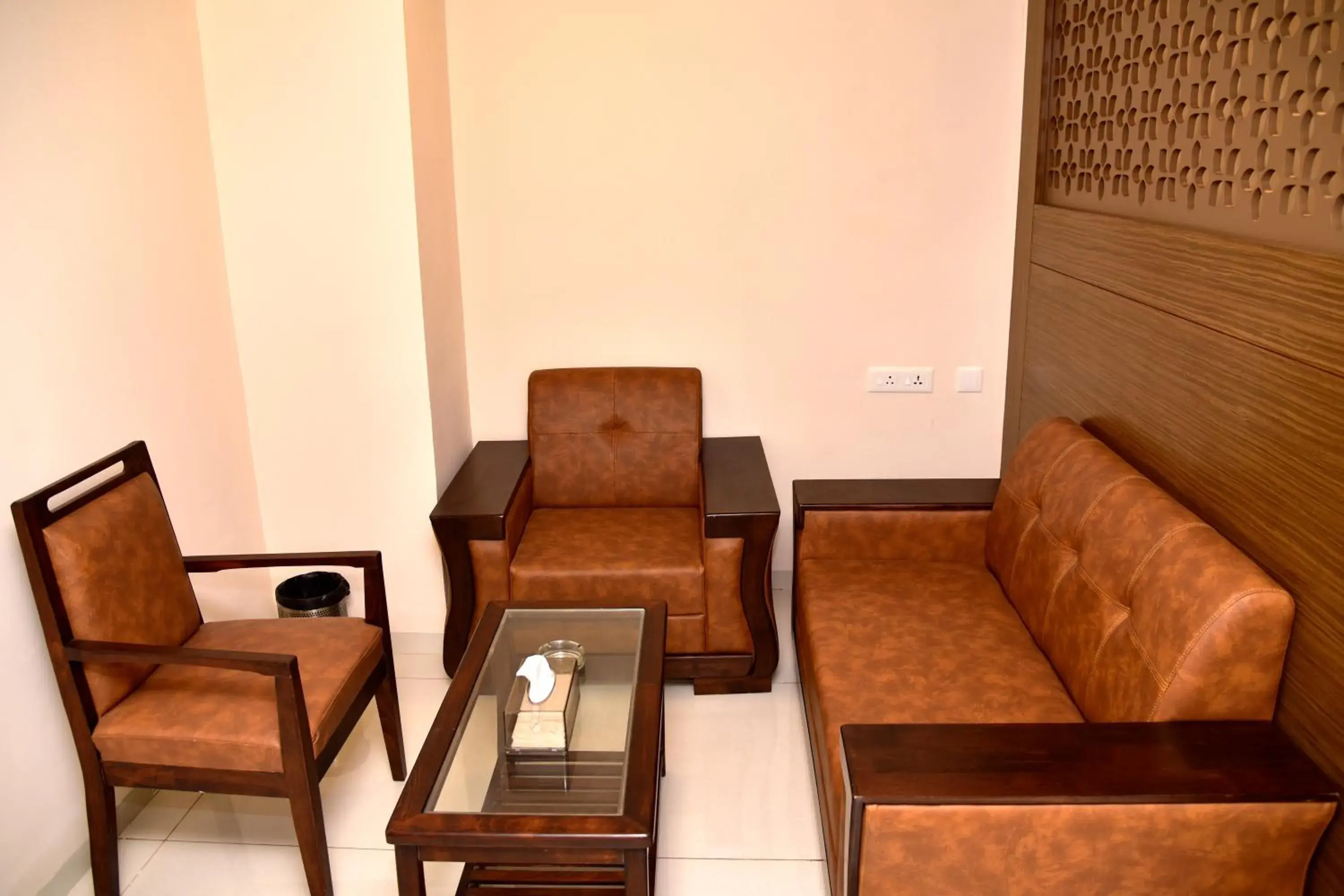 Suite - single occupancy in Aloka Stay Inn Suite - single occupancy in Aloka Stay Inn