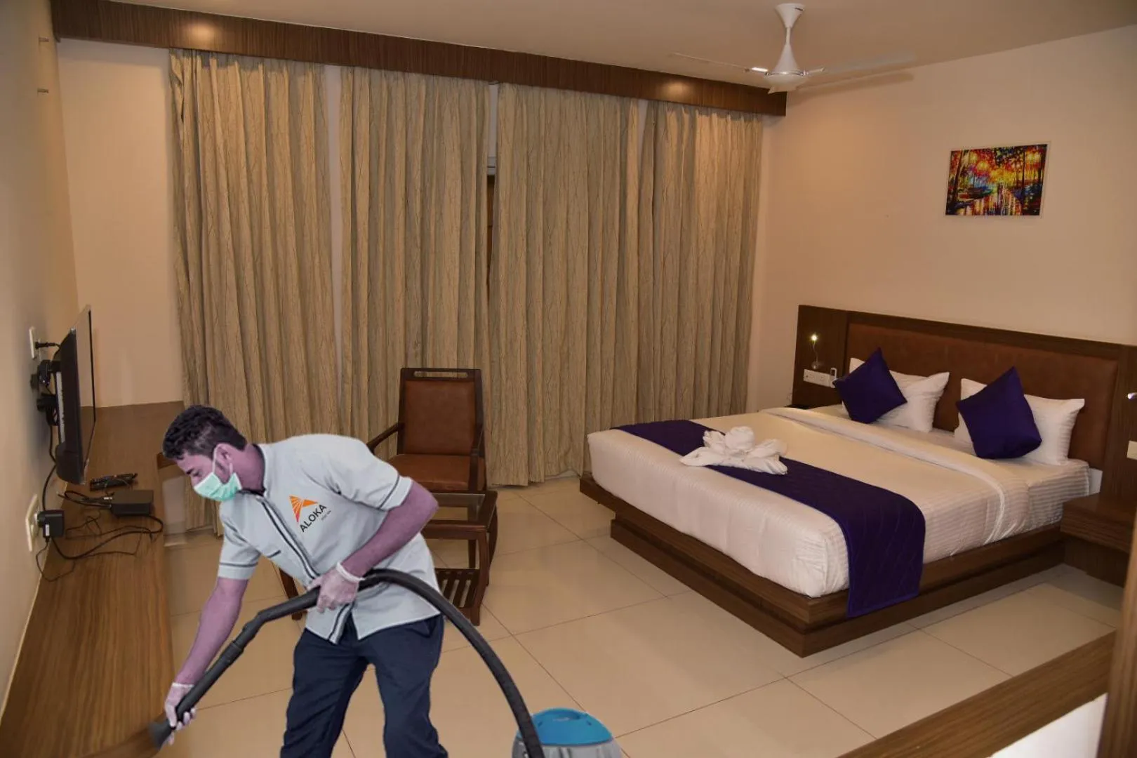 Photo of the whole room, Bed in Aloka Stay Inn