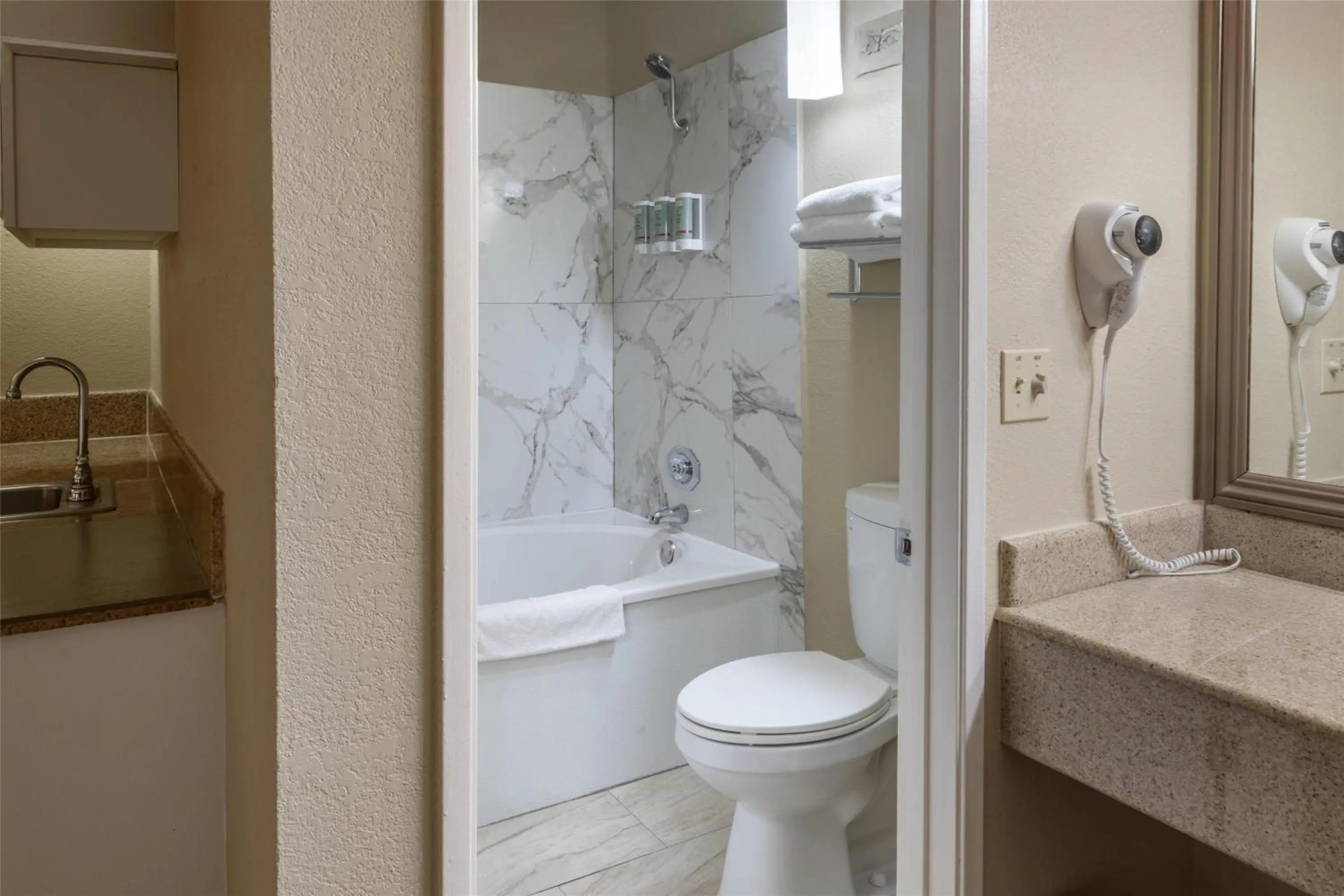 Bathroom in Best Western Heritage Inn