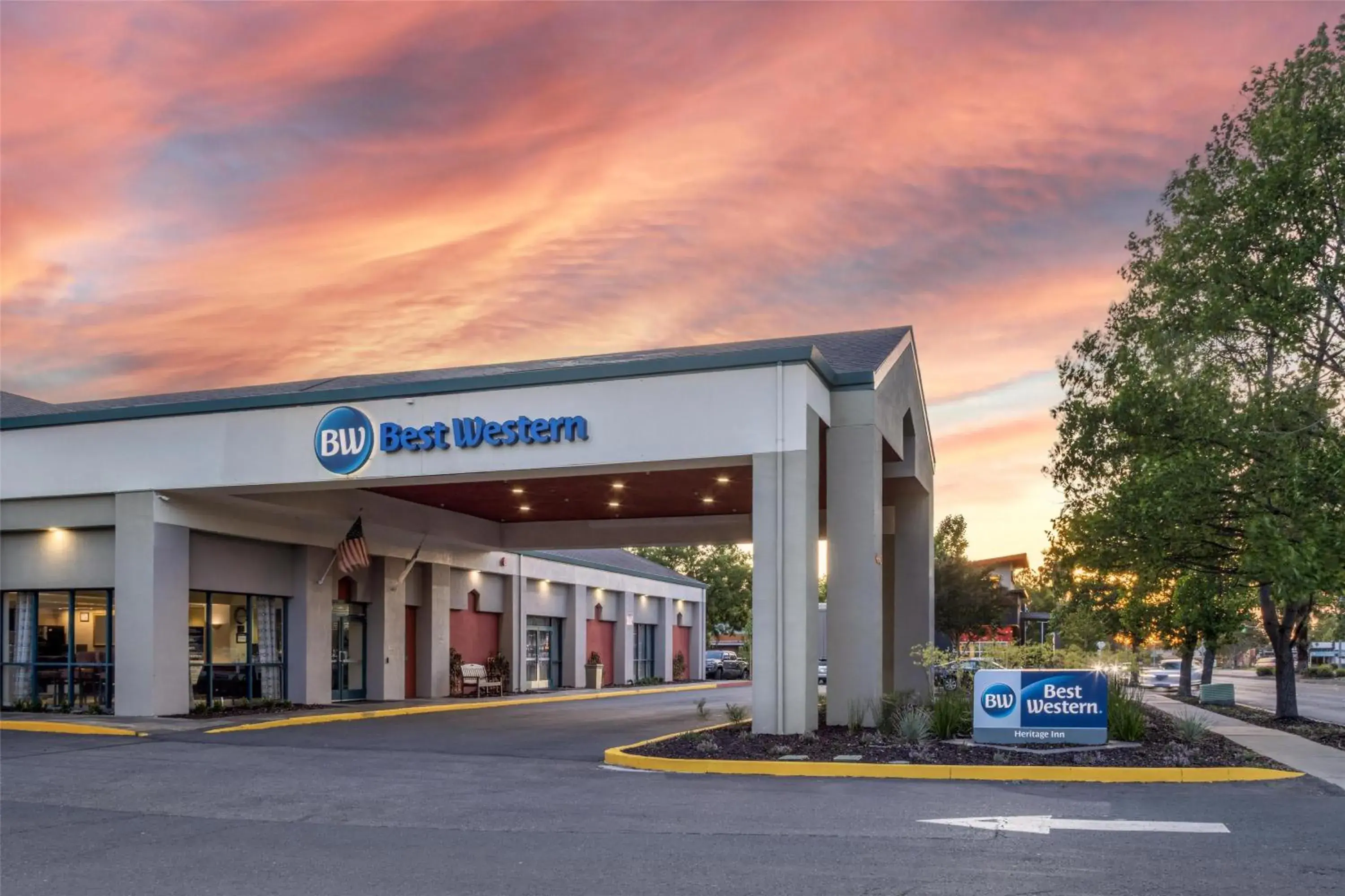 Property building in Best Western Heritage Inn Property building in Best Western Heritage Inn