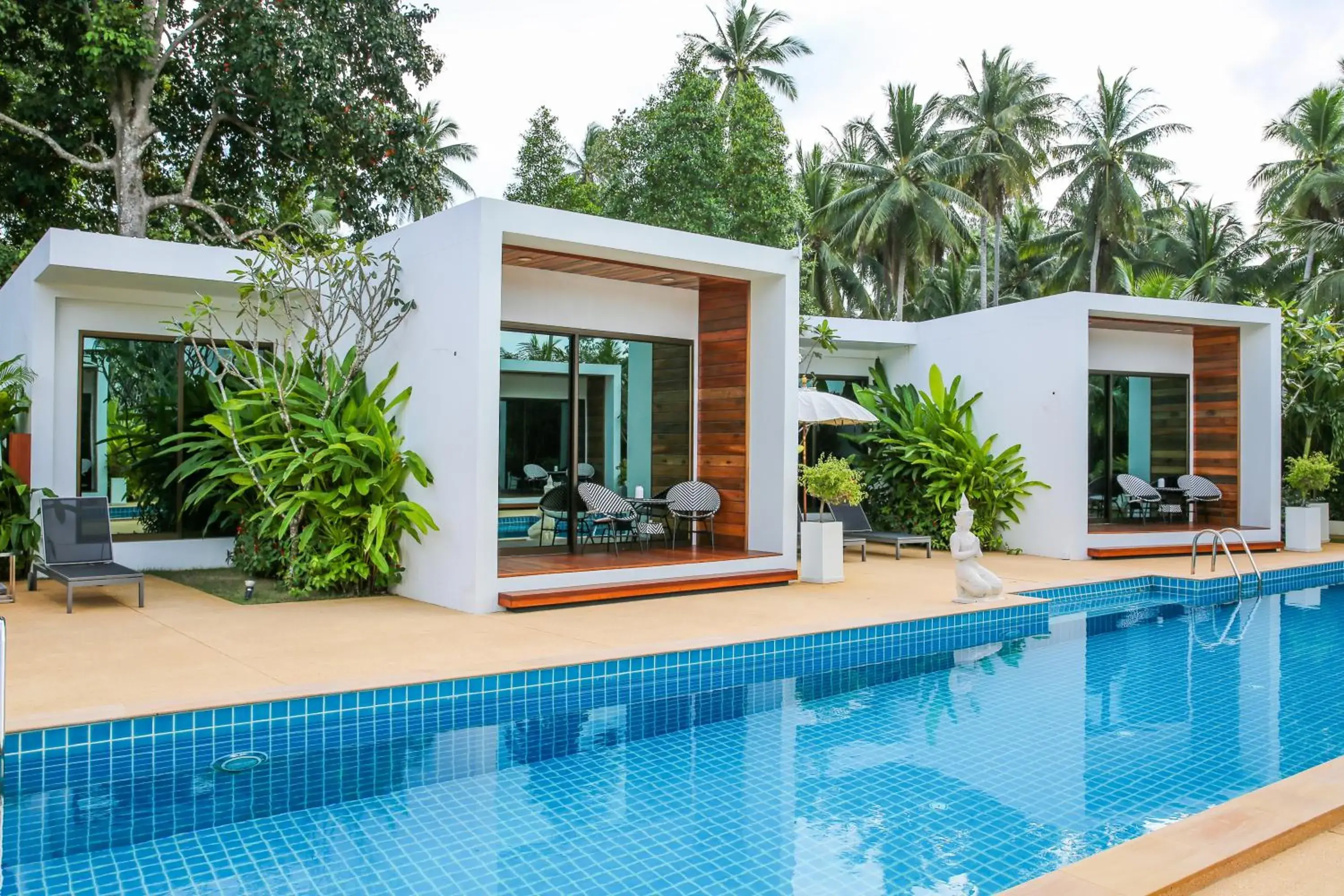 Property building in Zee Luxury Boutique Hotel Property building in Zee Luxury Boutique Hotel