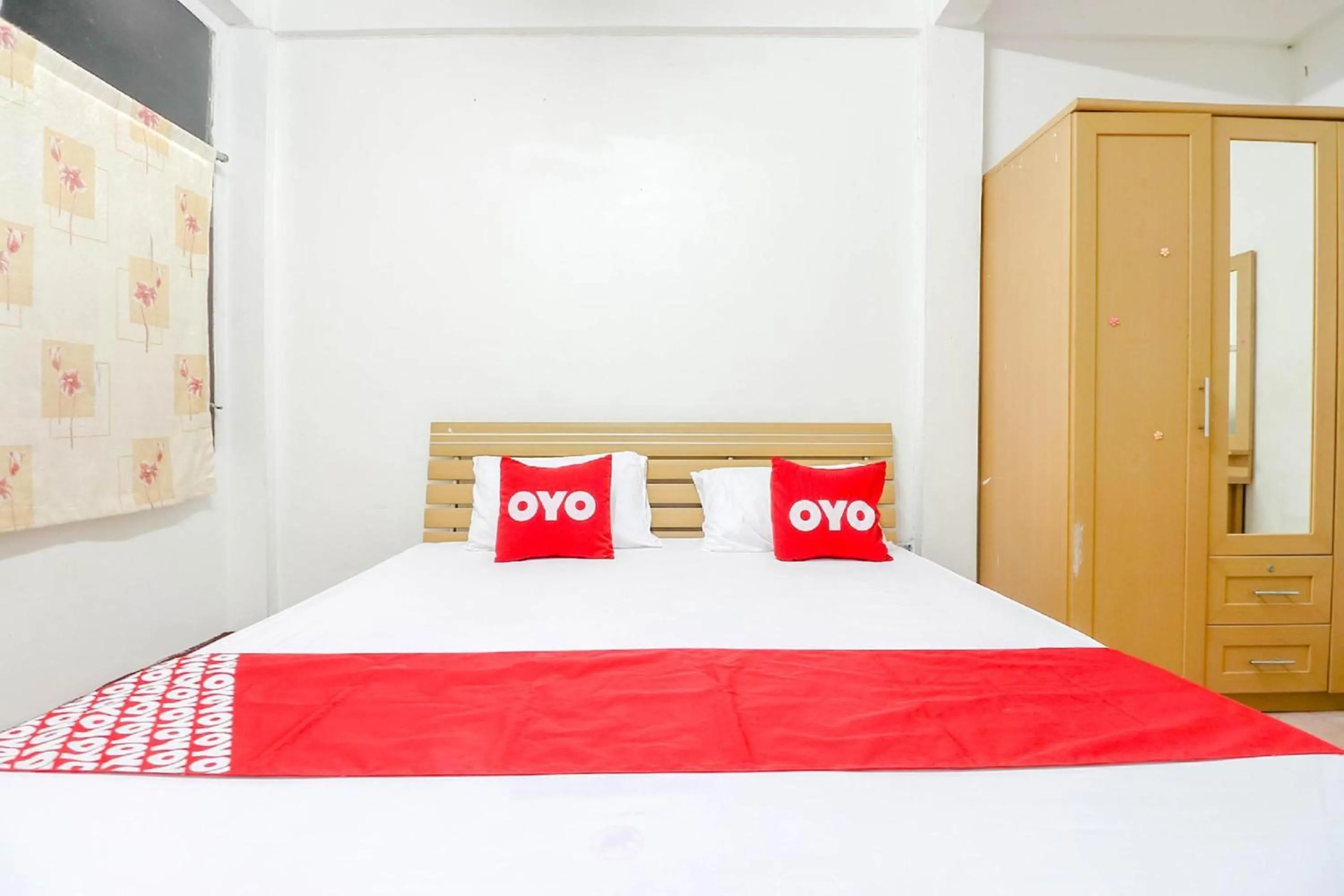 Bedroom, Bed in OYO 525 MRT Phetkasem 48-1 Place