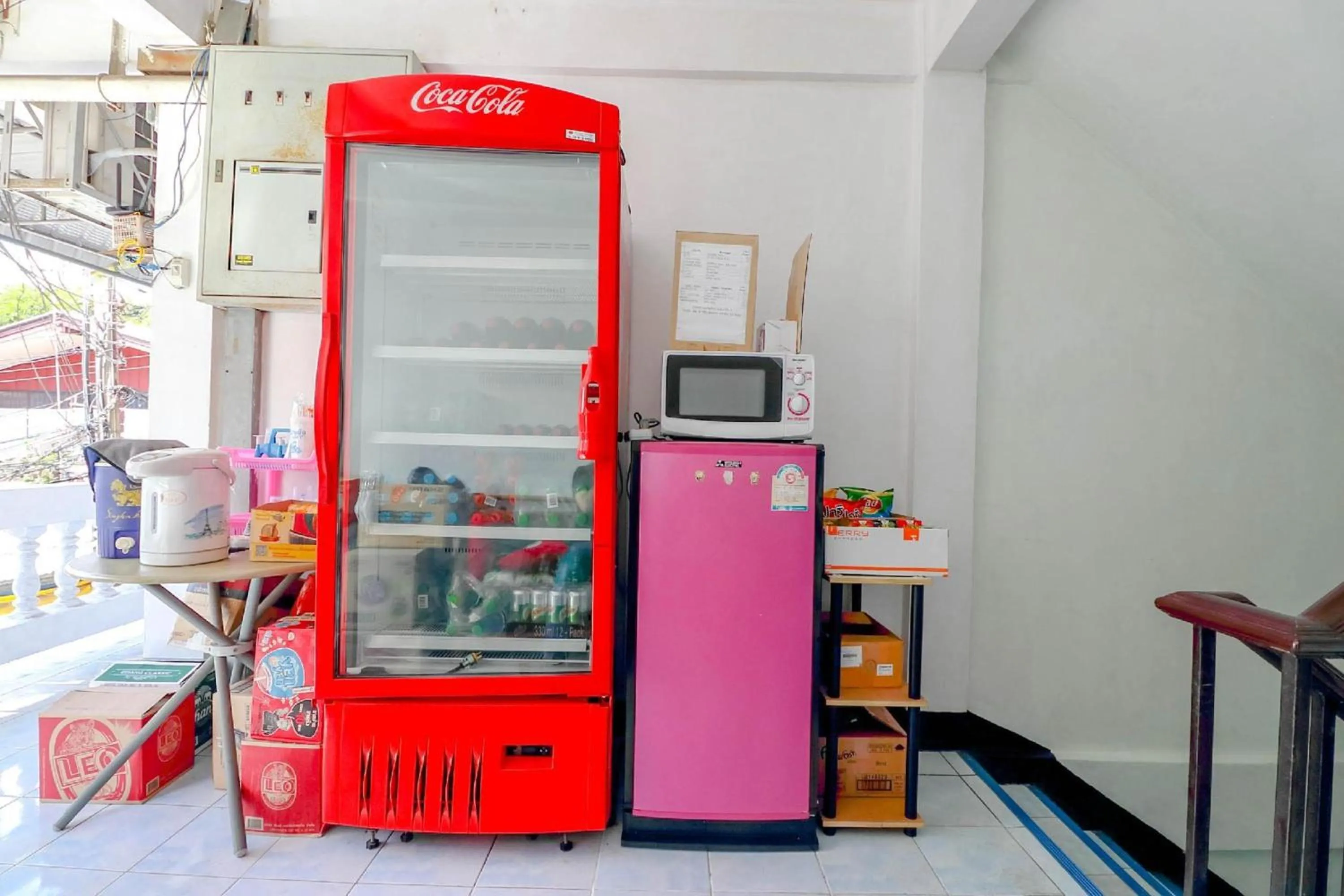 vending machine in OYO 525 MRT Phetkasem 48-1 Place