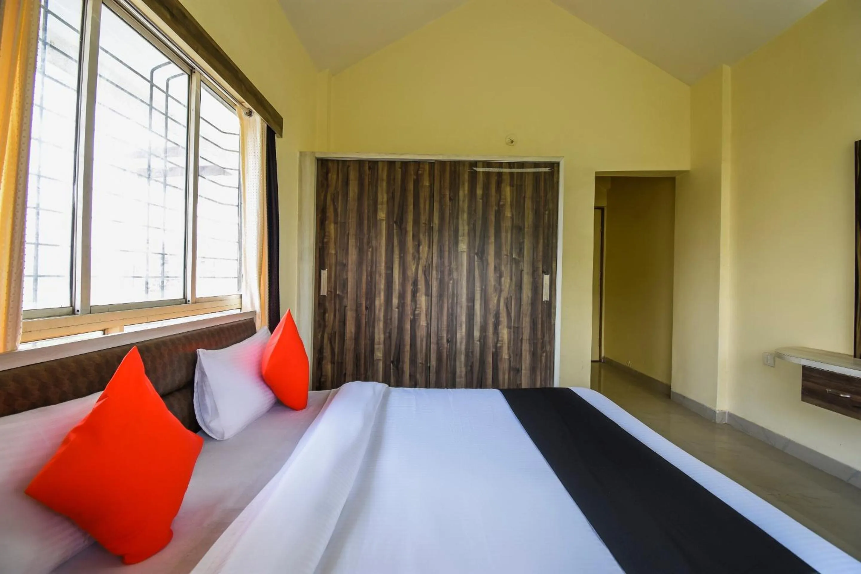 Bedroom, Bed in Hotel O by OYO Dwarka Lodge