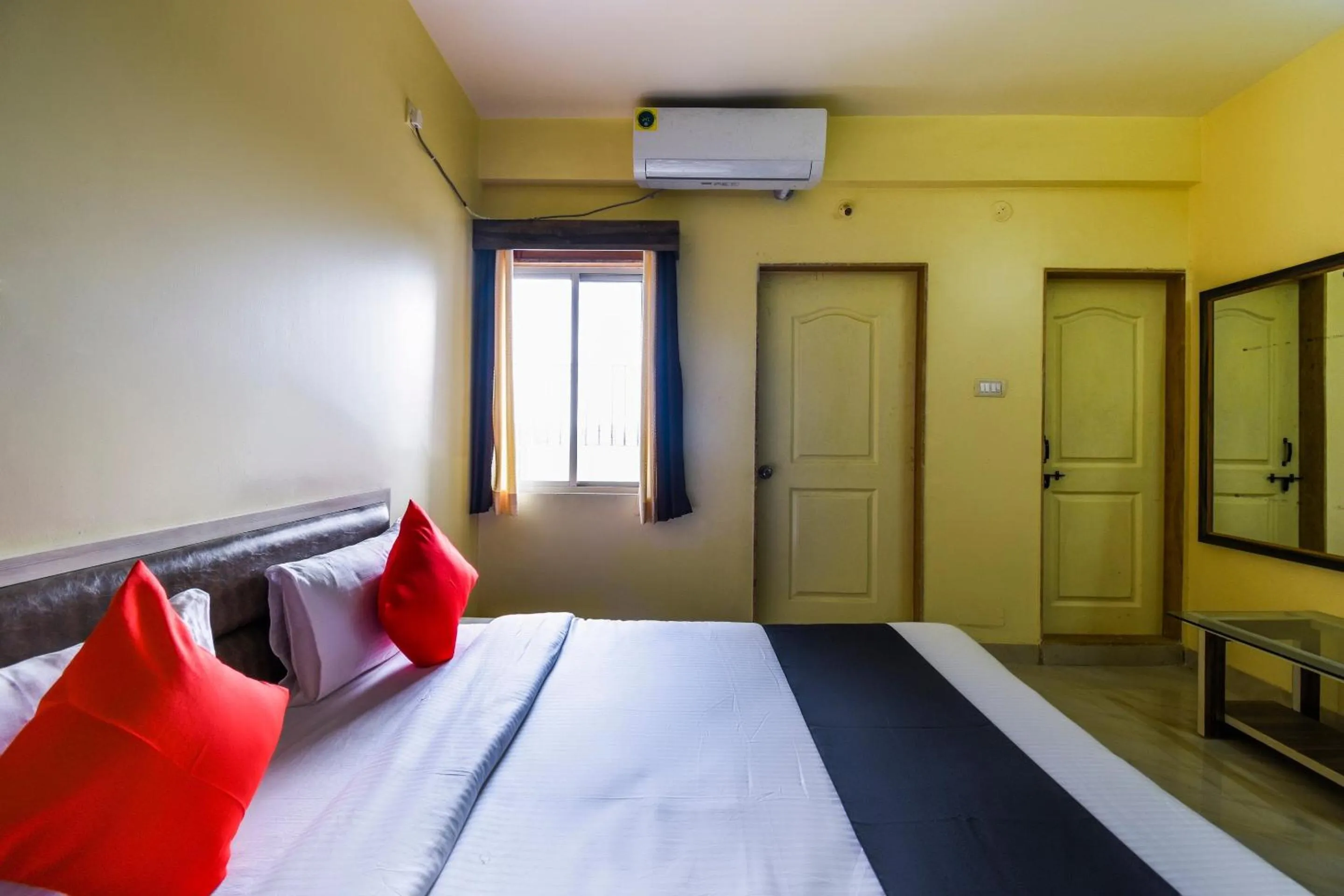 Bedroom, Bed in Hotel O by OYO Dwarka Lodge