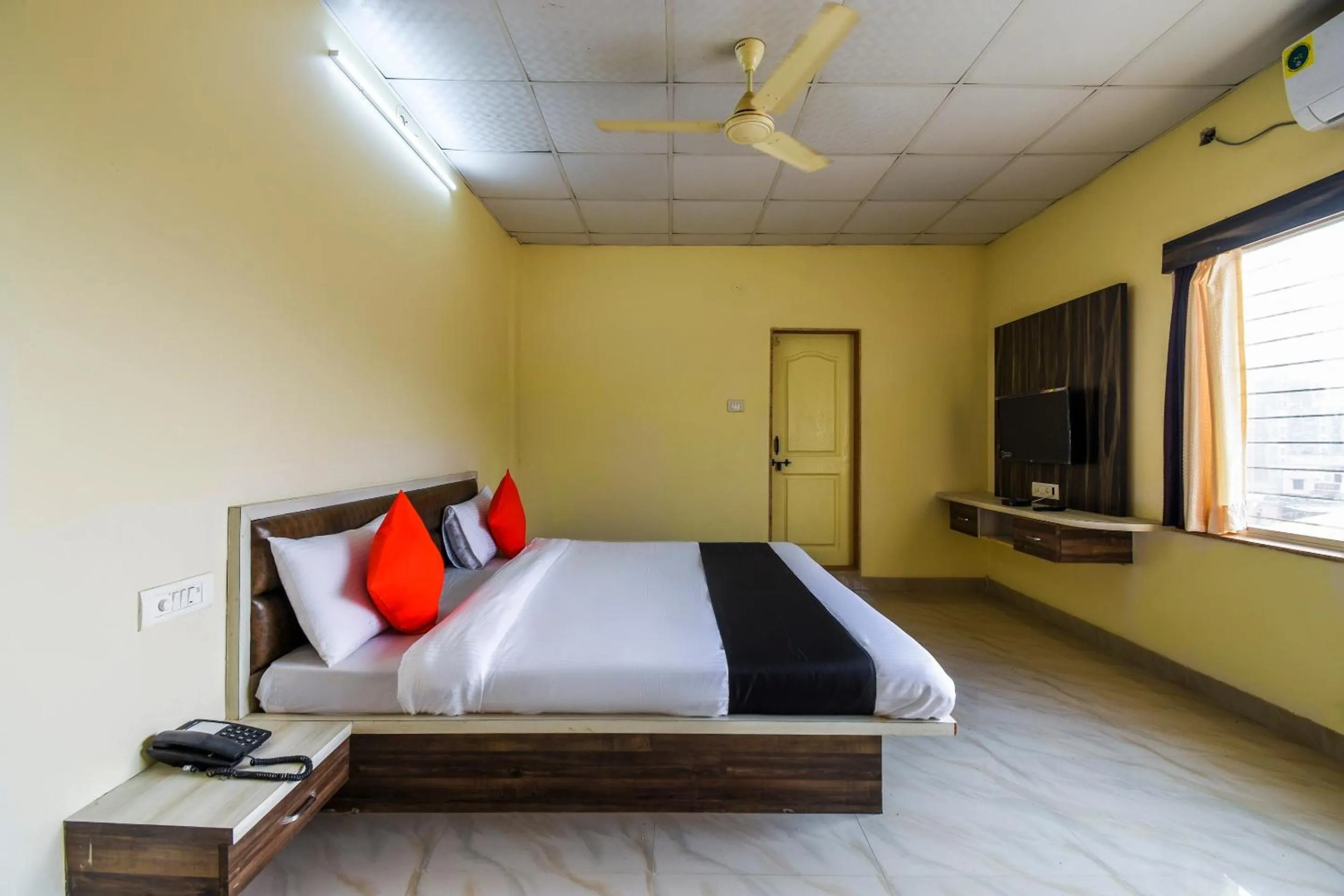 Bedroom, Bed in Hotel O by OYO Dwarka Lodge