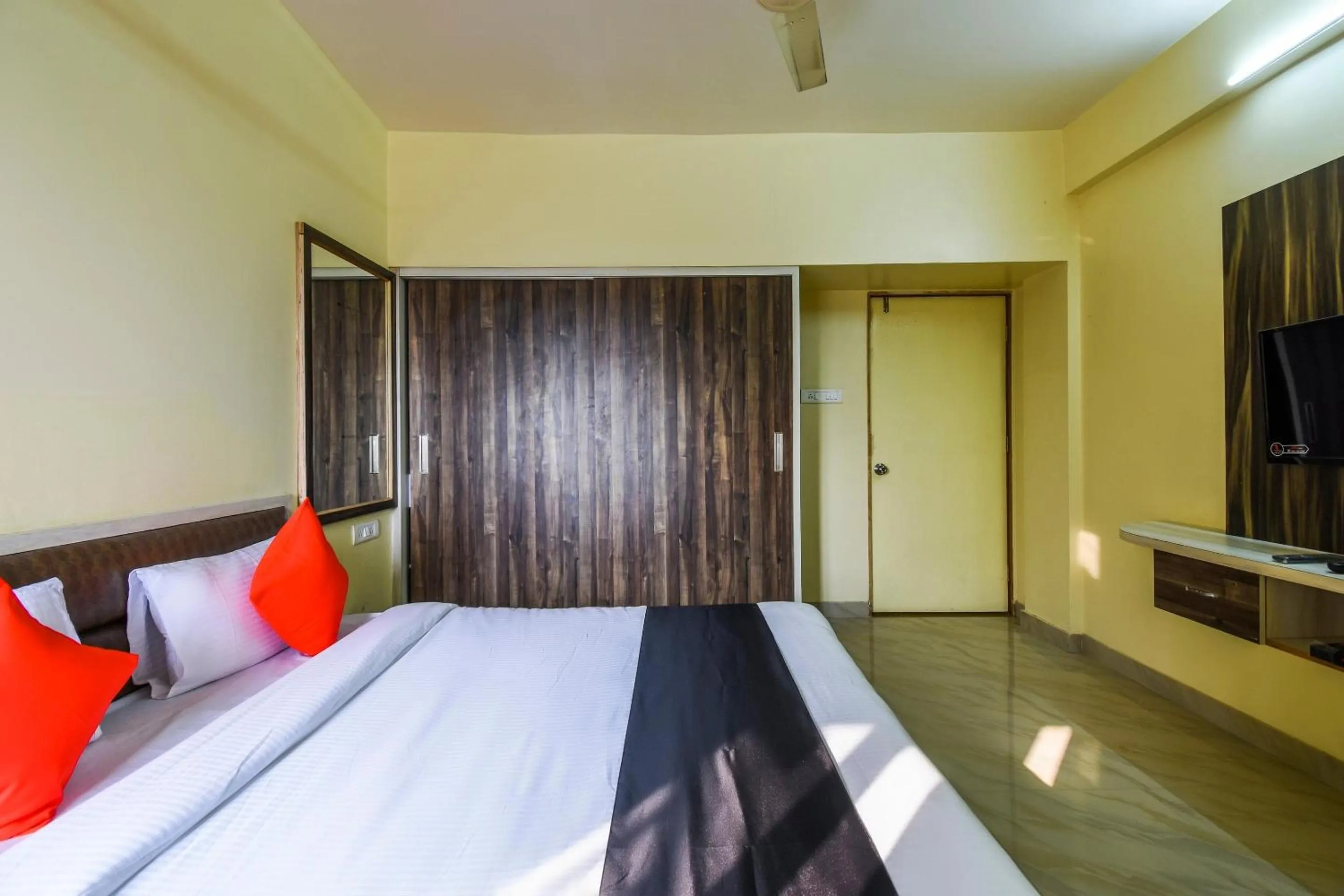 Bedroom, Bed in Hotel O by OYO Dwarka Lodge