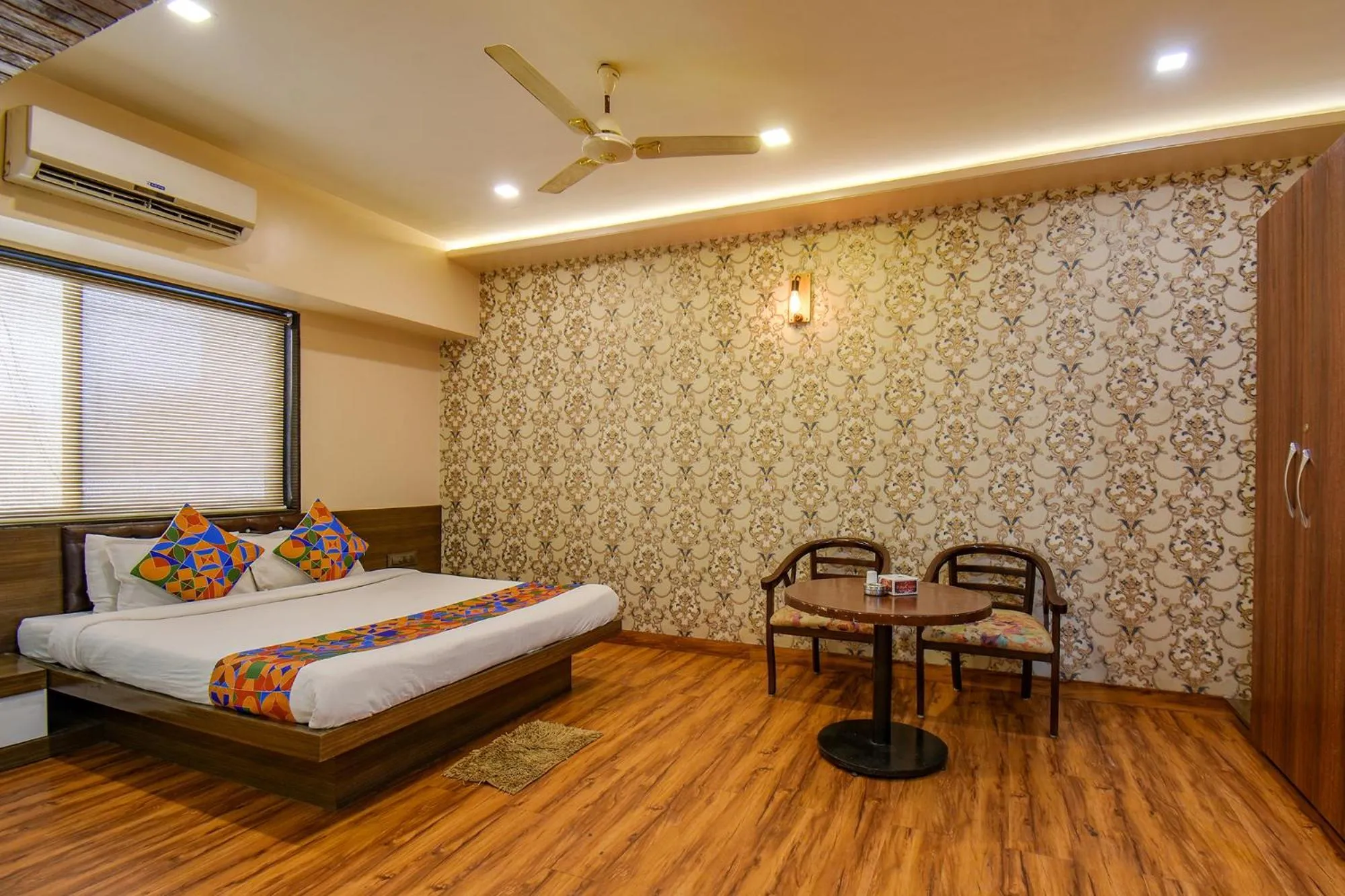 Bed in FabExpress Glory - Nr SkyWalk Bridge