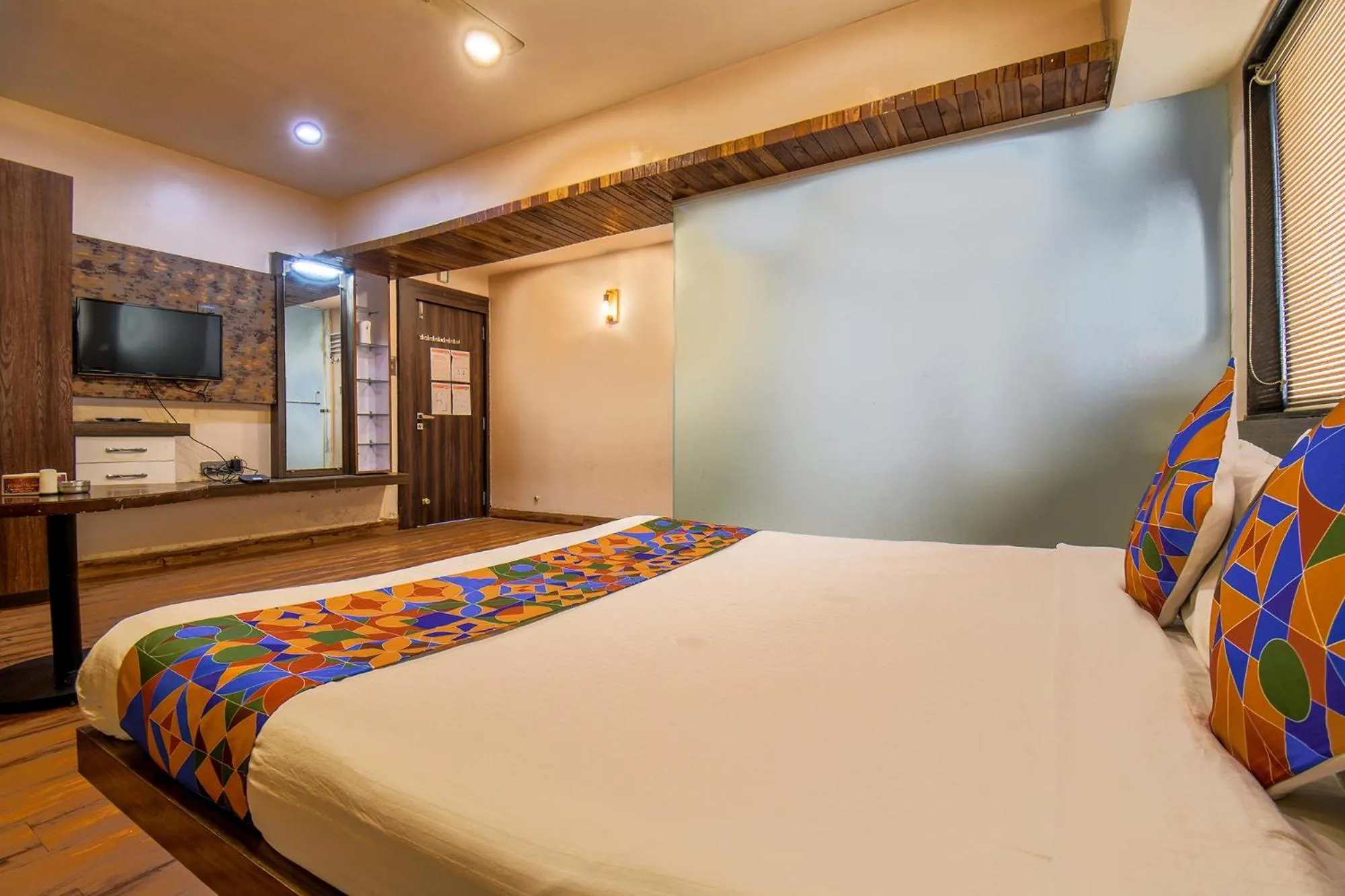 Bed in FabExpress Glory - Nr SkyWalk Bridge