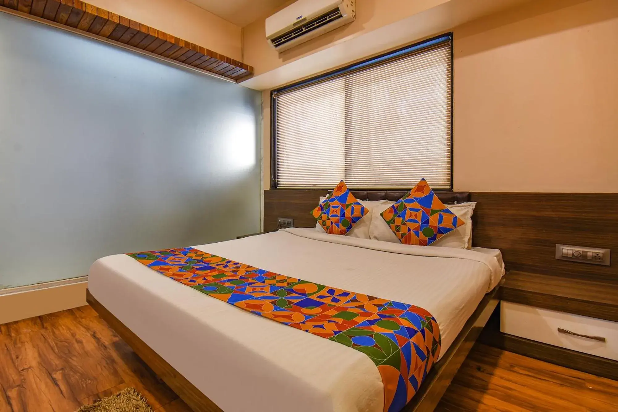 Deluxe Room - single occupancy in FabExpress Glory - Nr SkyWalk Bridge Deluxe Room - single occupancy in FabExpress Glory - Nr SkyWalk Bridge