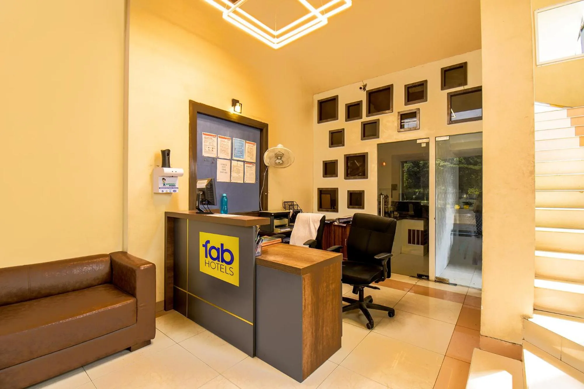 Lobby or reception in FabExpress Glory - Nr SkyWalk Bridge