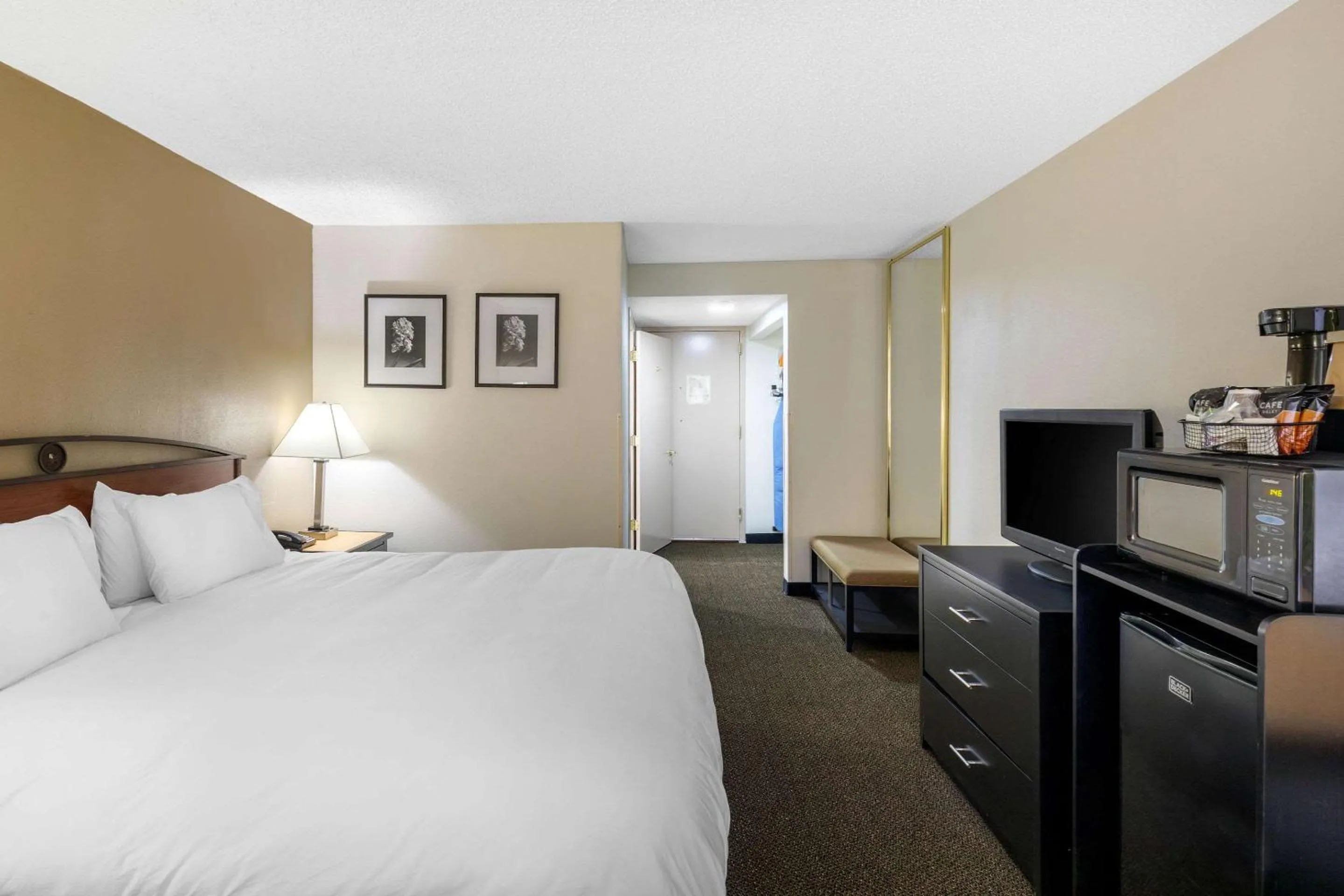 Photo of the whole room in Quality Inn Tyler - Lindale