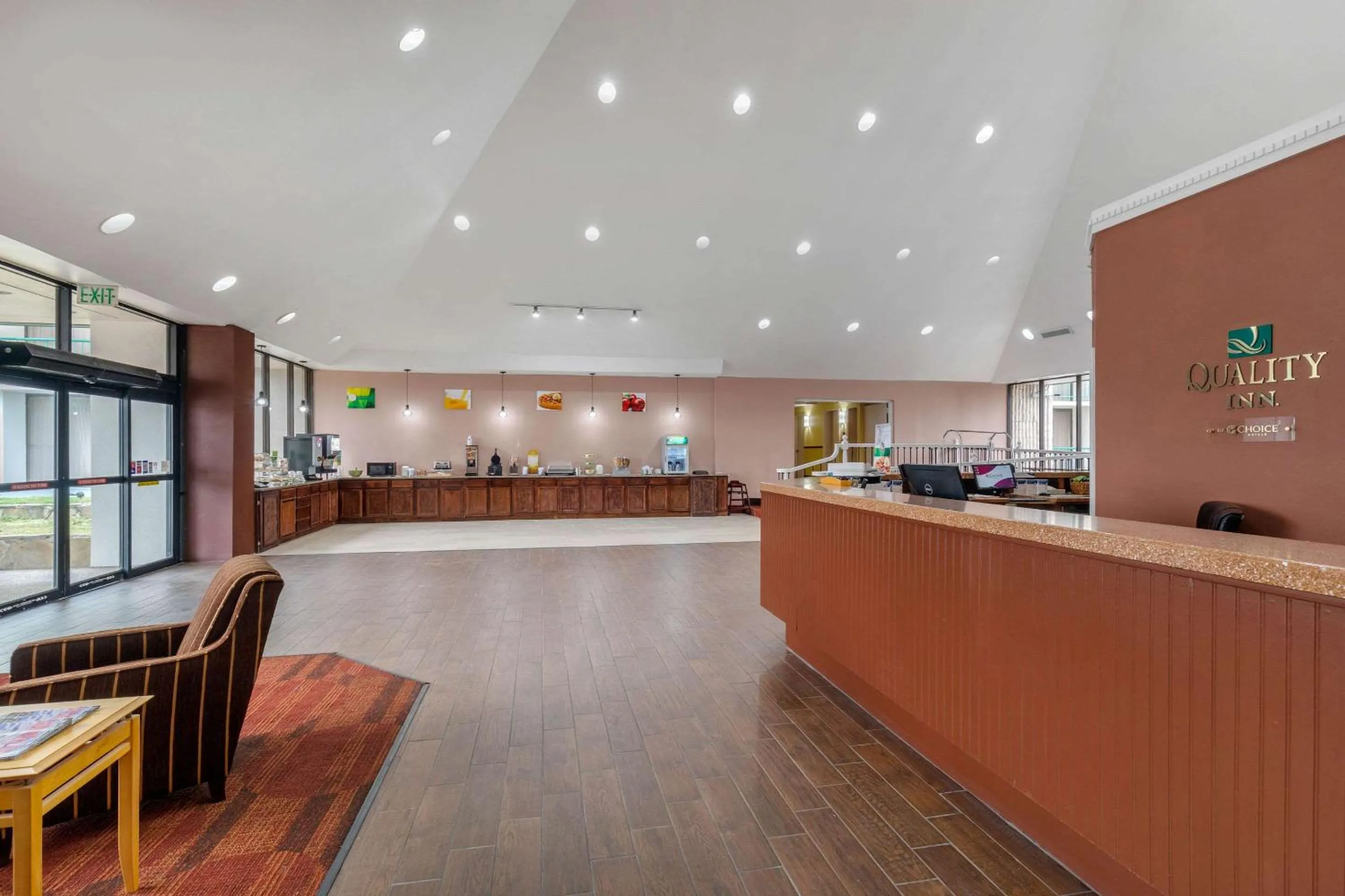 Lobby or reception in Quality Inn Tyler - Lindale