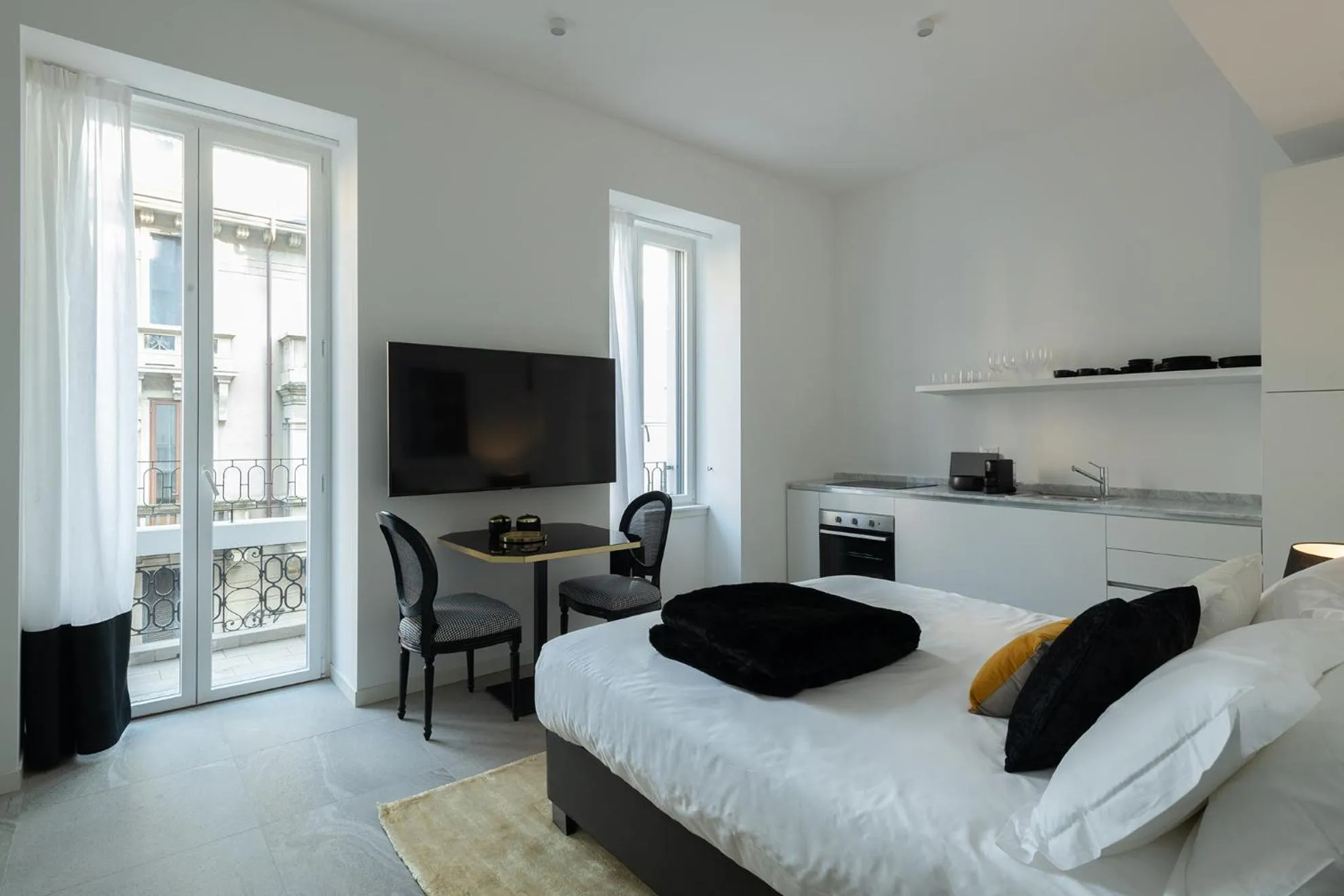 Living room, Bed in Aria Boutique Apartments Farneti