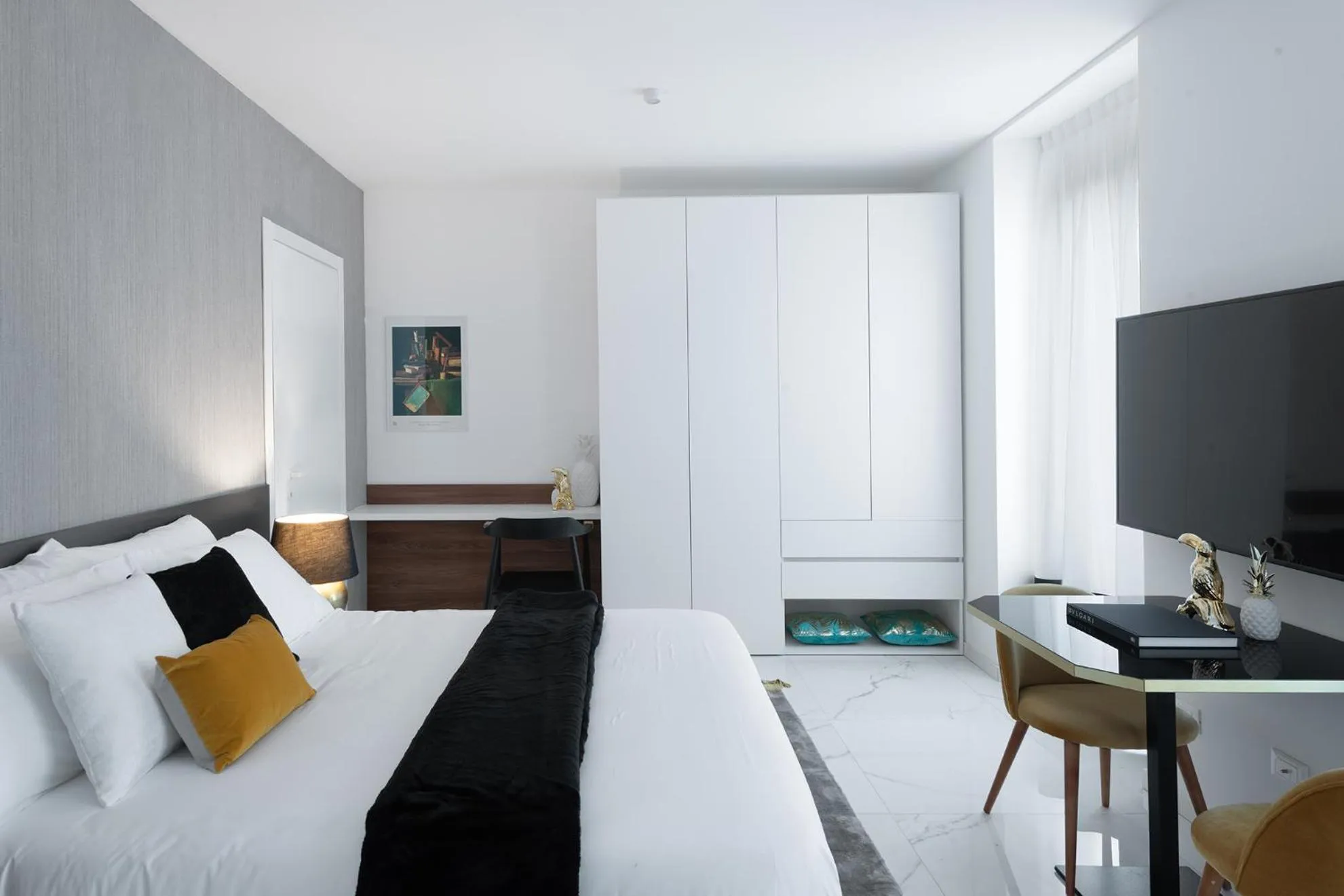 Living room, Bed in Aria Boutique Apartments Farneti