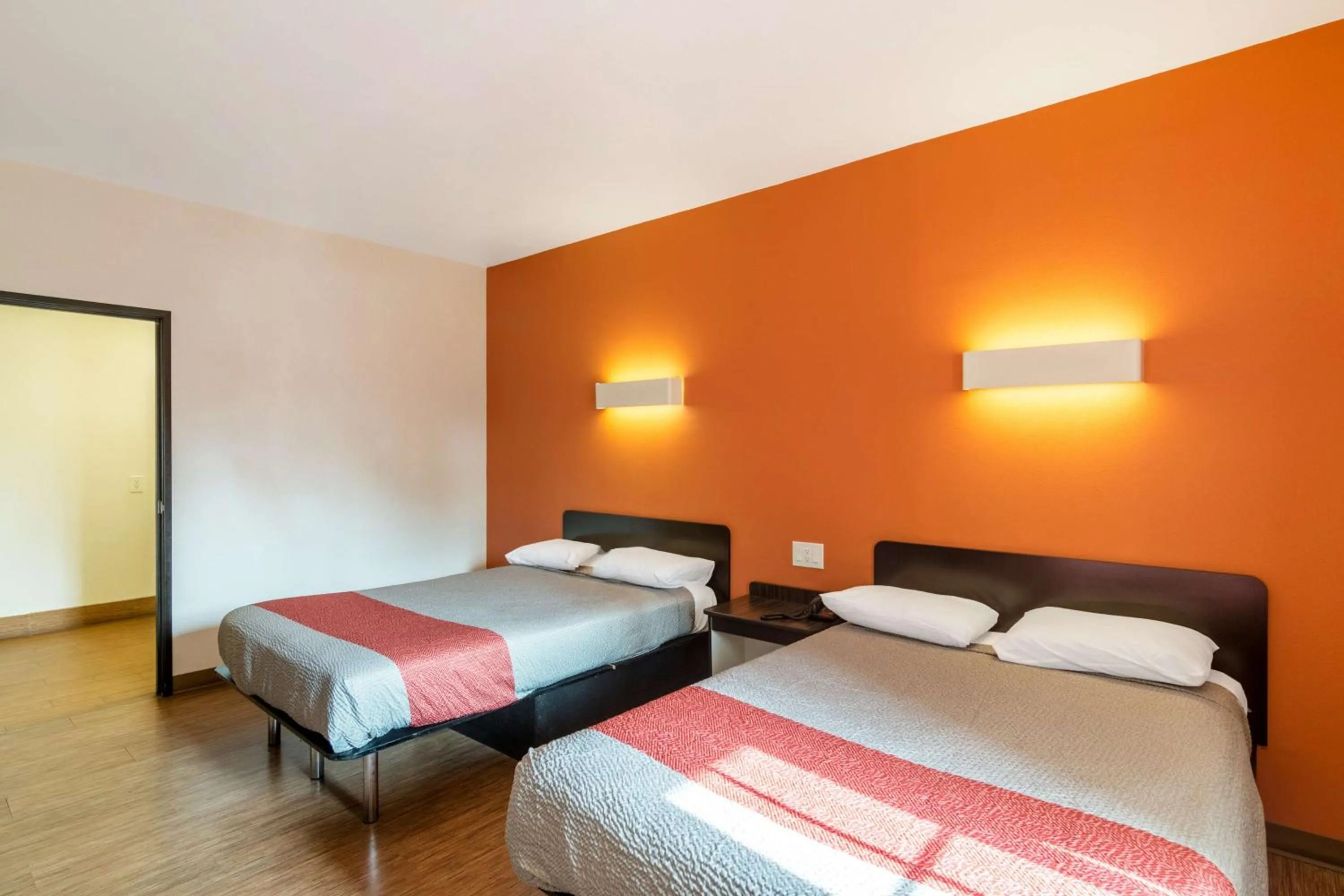 Photo of the whole room, Bed in Motel 6 Bell Gardens, CA - Los Angeles